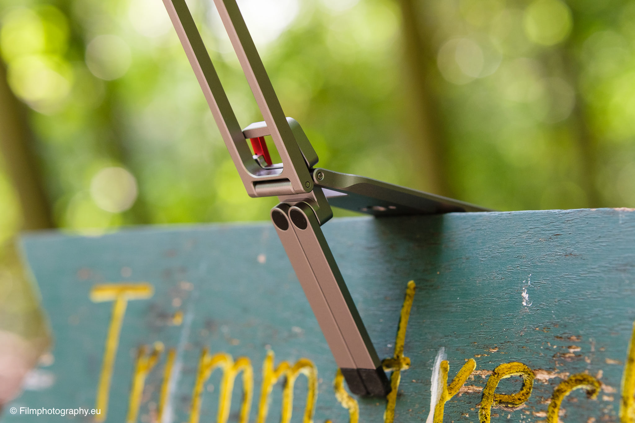 flymile-metal-magnetic-folding-tripod-for-dji-osmo-nano-review-1