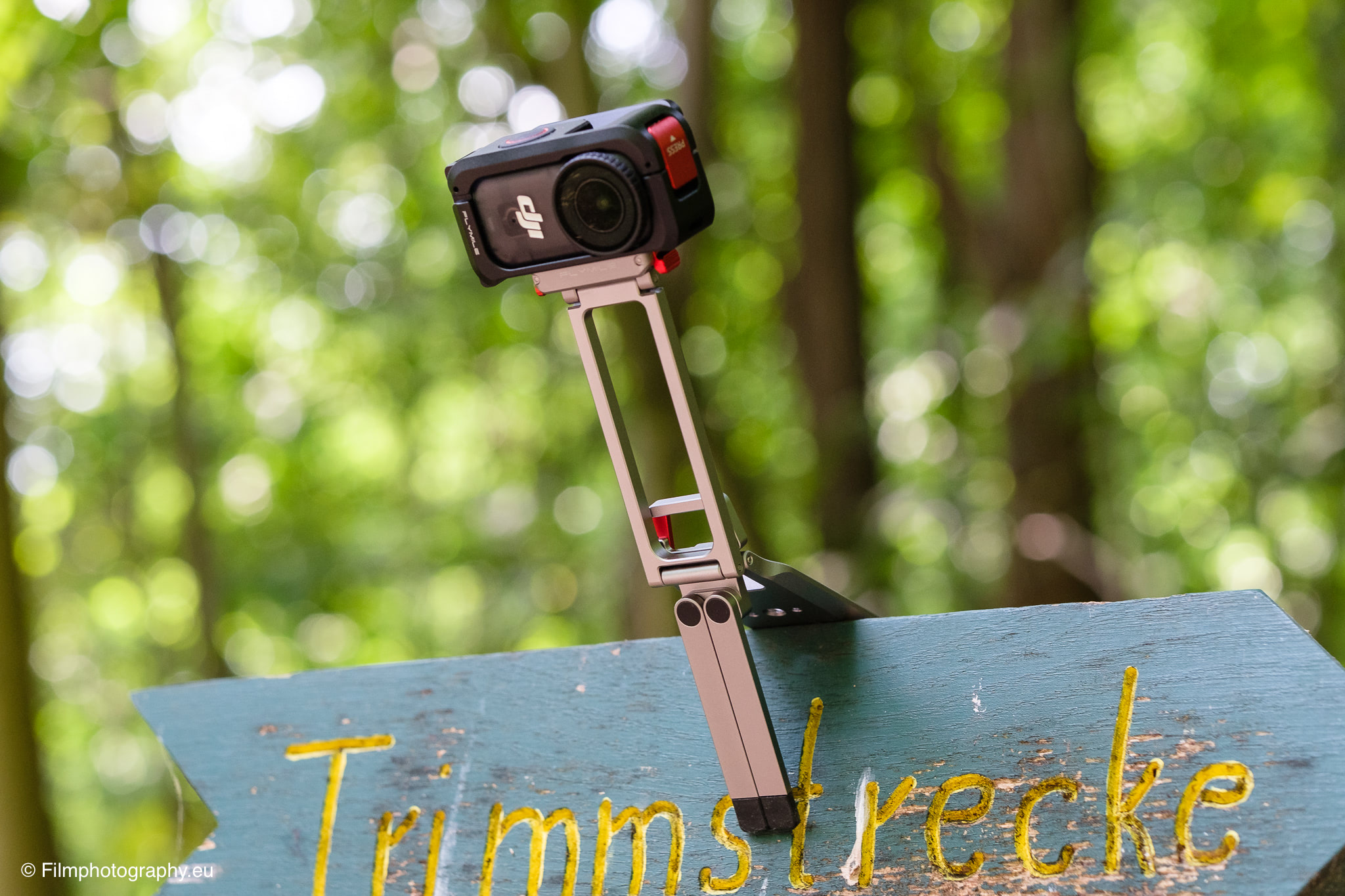 flymile-metal-magnetic-folding-tripod-for-dji-osmo-nano-review-13