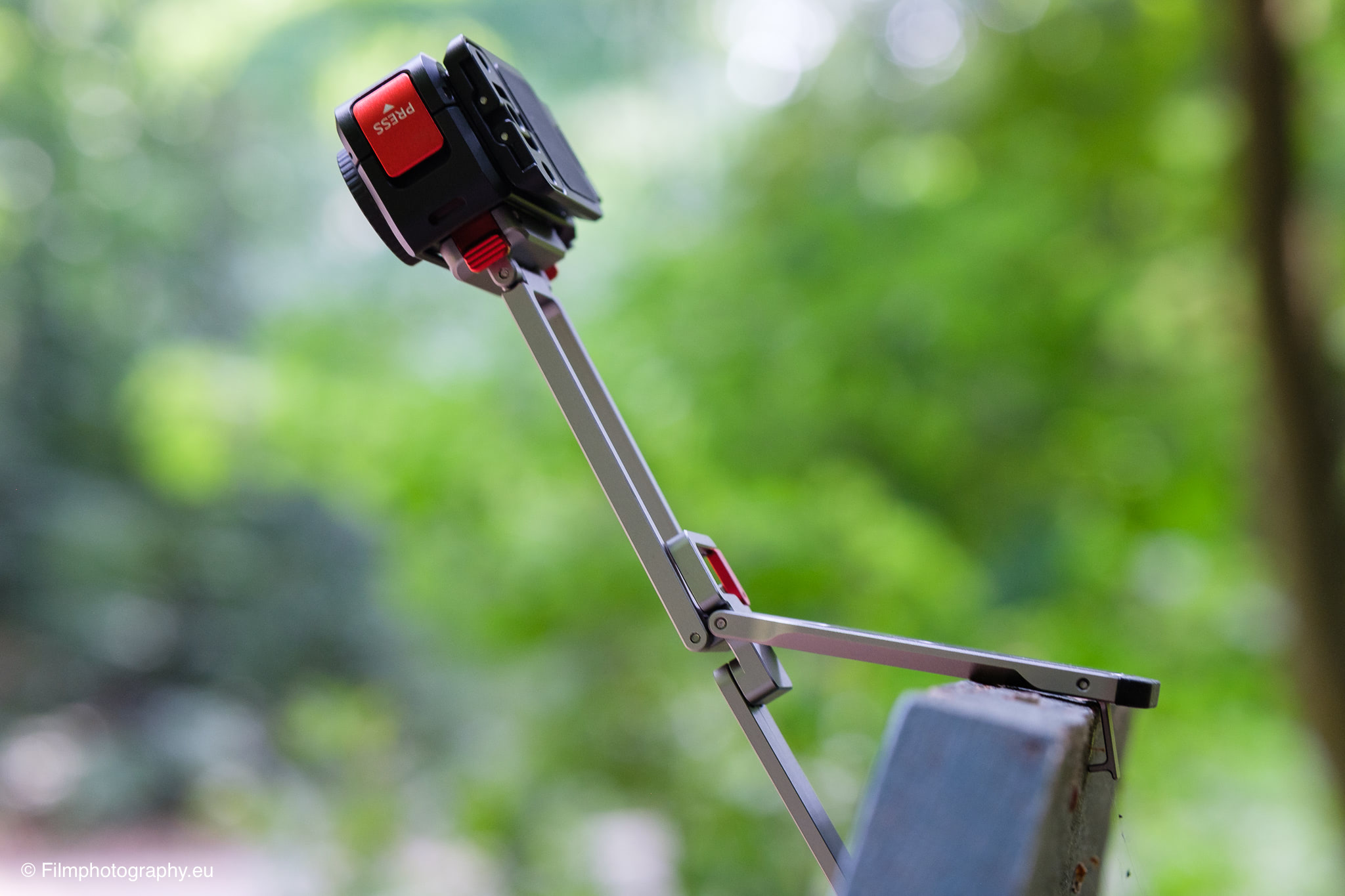 flymile-metal-magnetic-folding-tripod-for-dji-osmo-nano-review-14