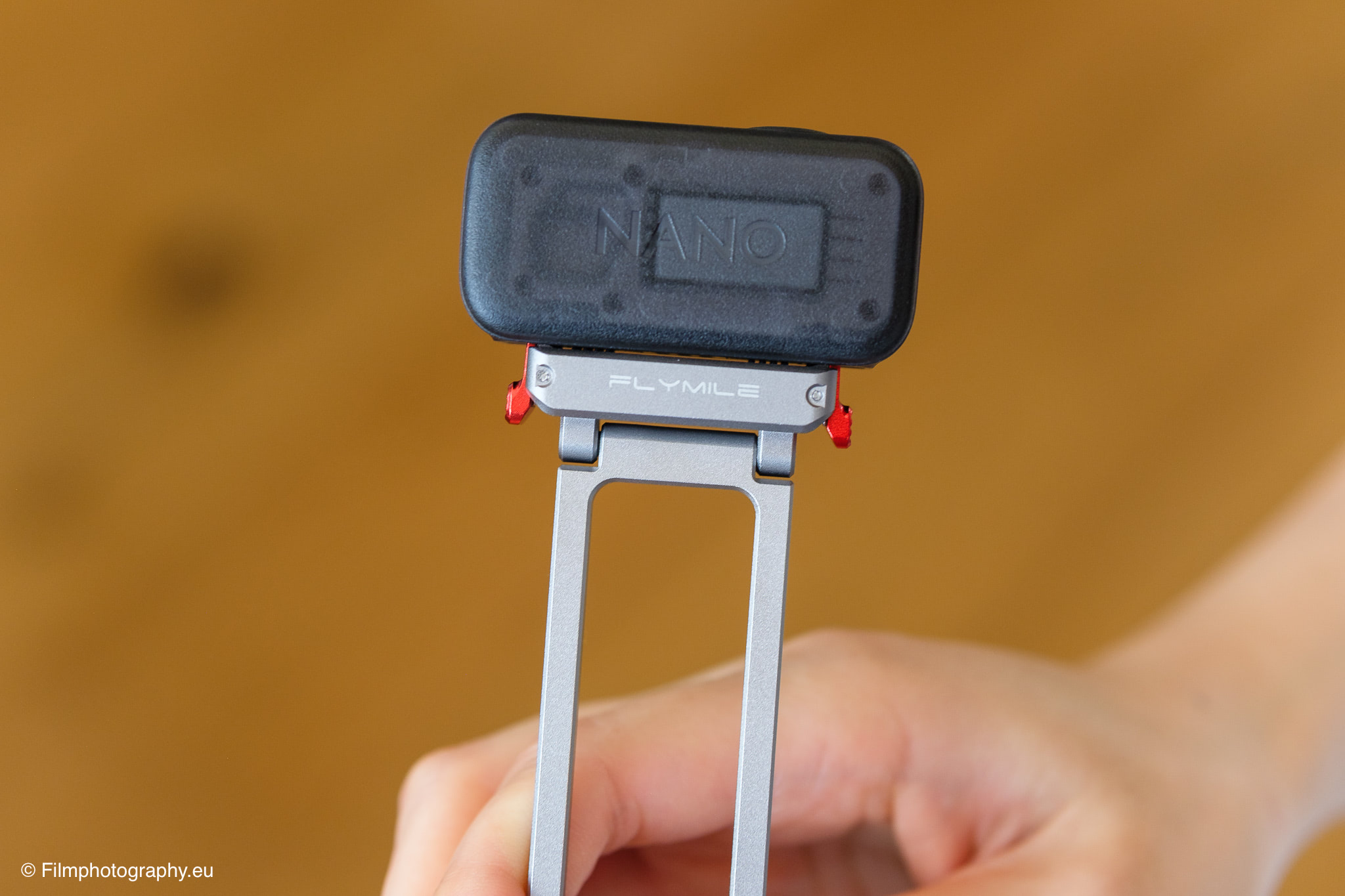 flymile-metal-magnetic-folding-tripod-for-dji-osmo-nano-review-3