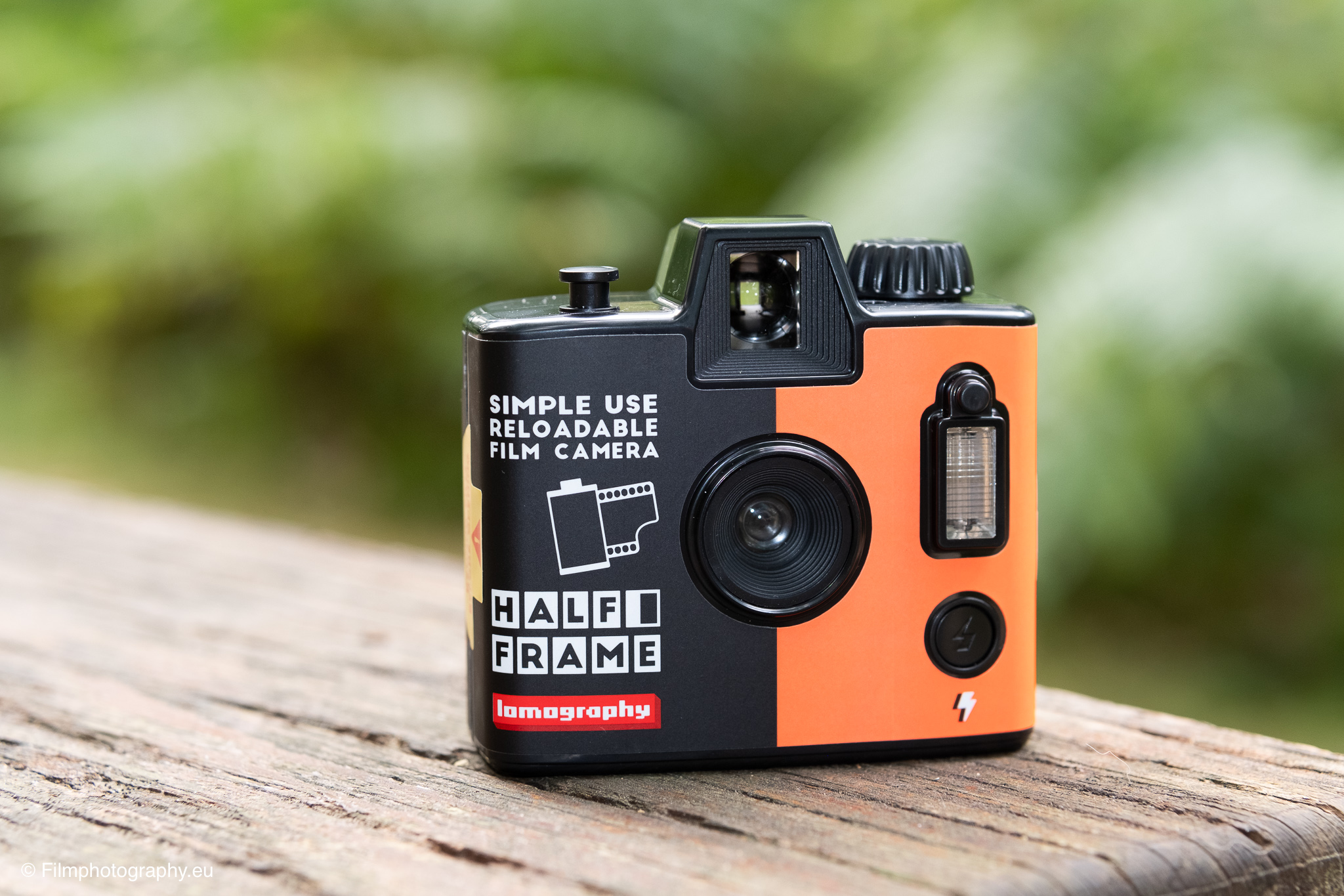 lomography-simple-use-reloadable-half-frame-review