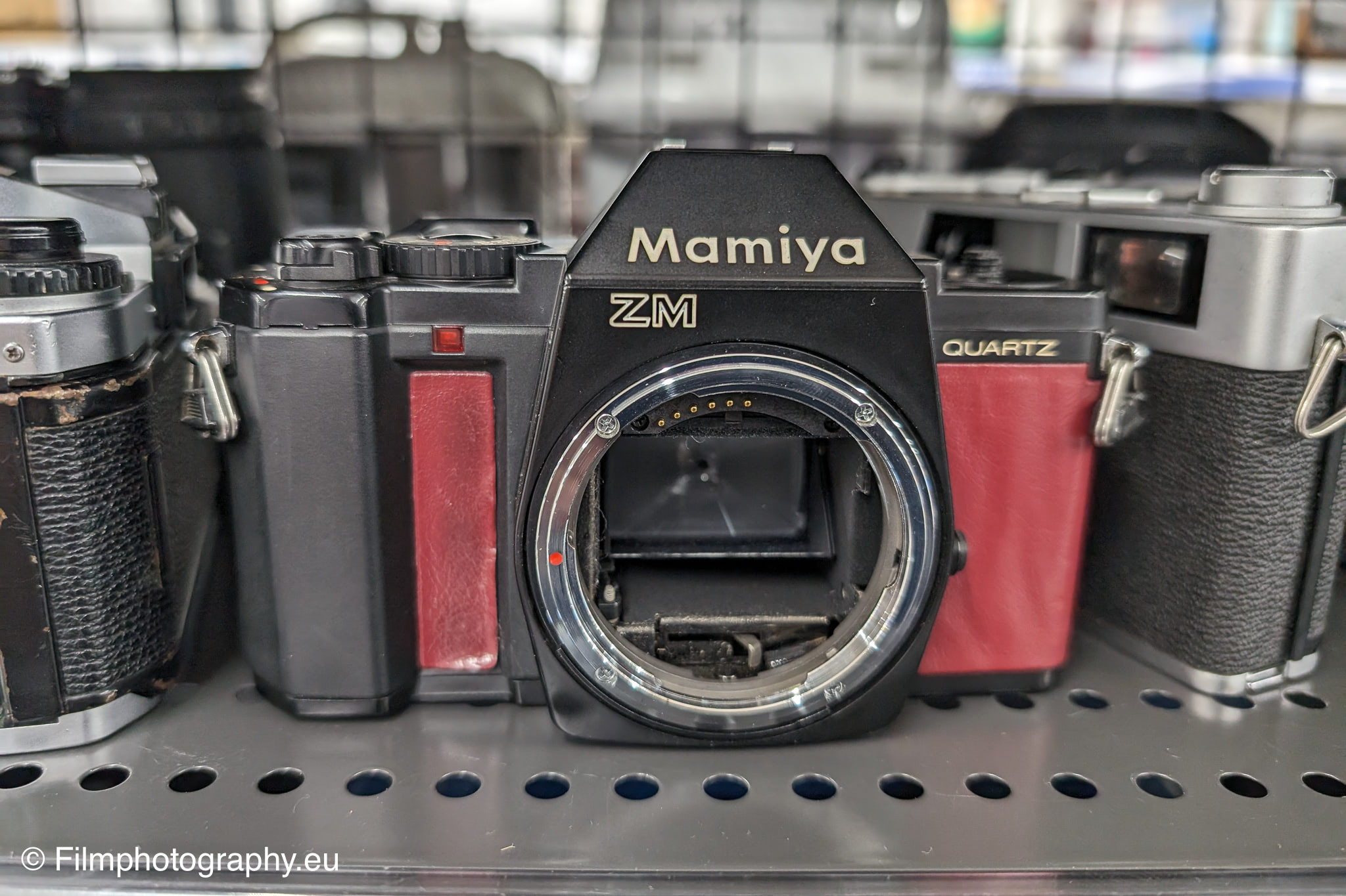 mamiya-zm-35mm-slr-camera
