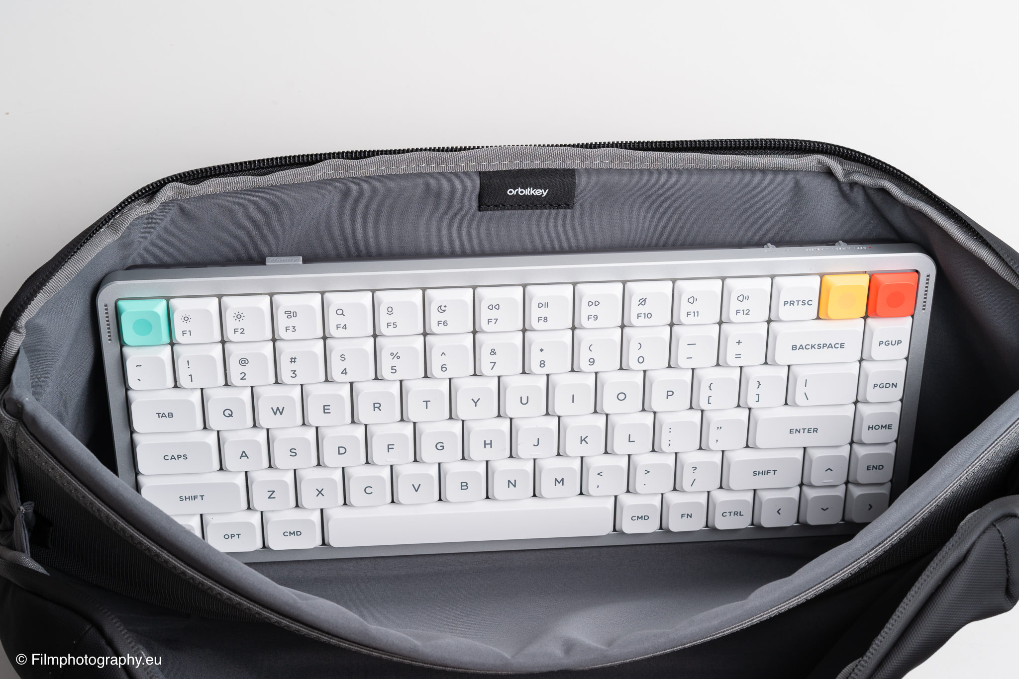 orbitkey-essentials-keyboard-pouch-review-11