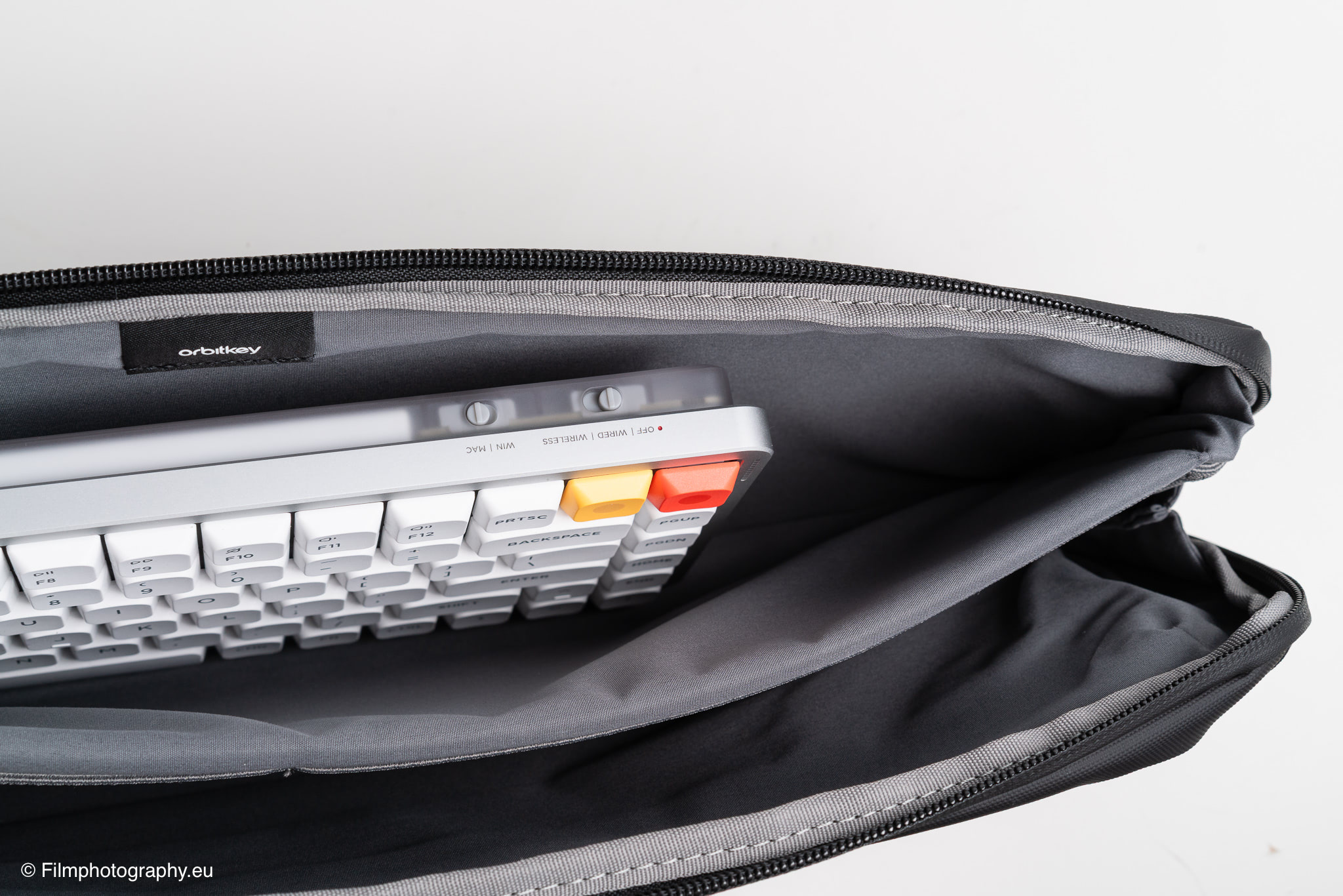 orbitkey-essentials-keyboard-pouch-review-12