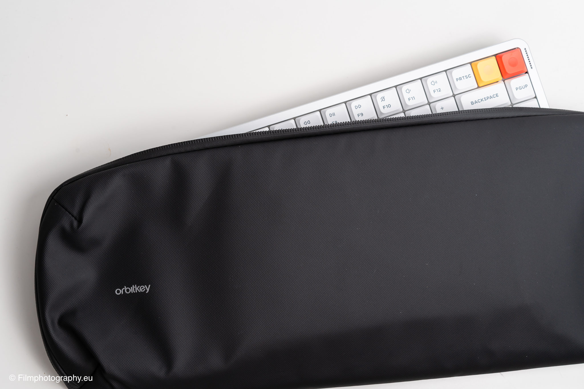 orbitkey-essentials-keyboard-pouch-review-13
