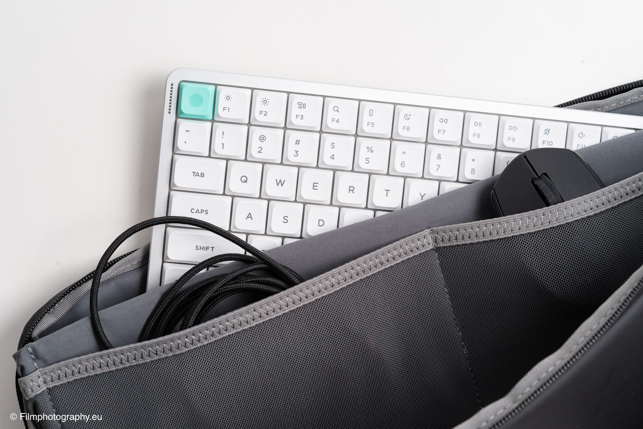 orbitkey-essentials-keyboard-pouch-review-14