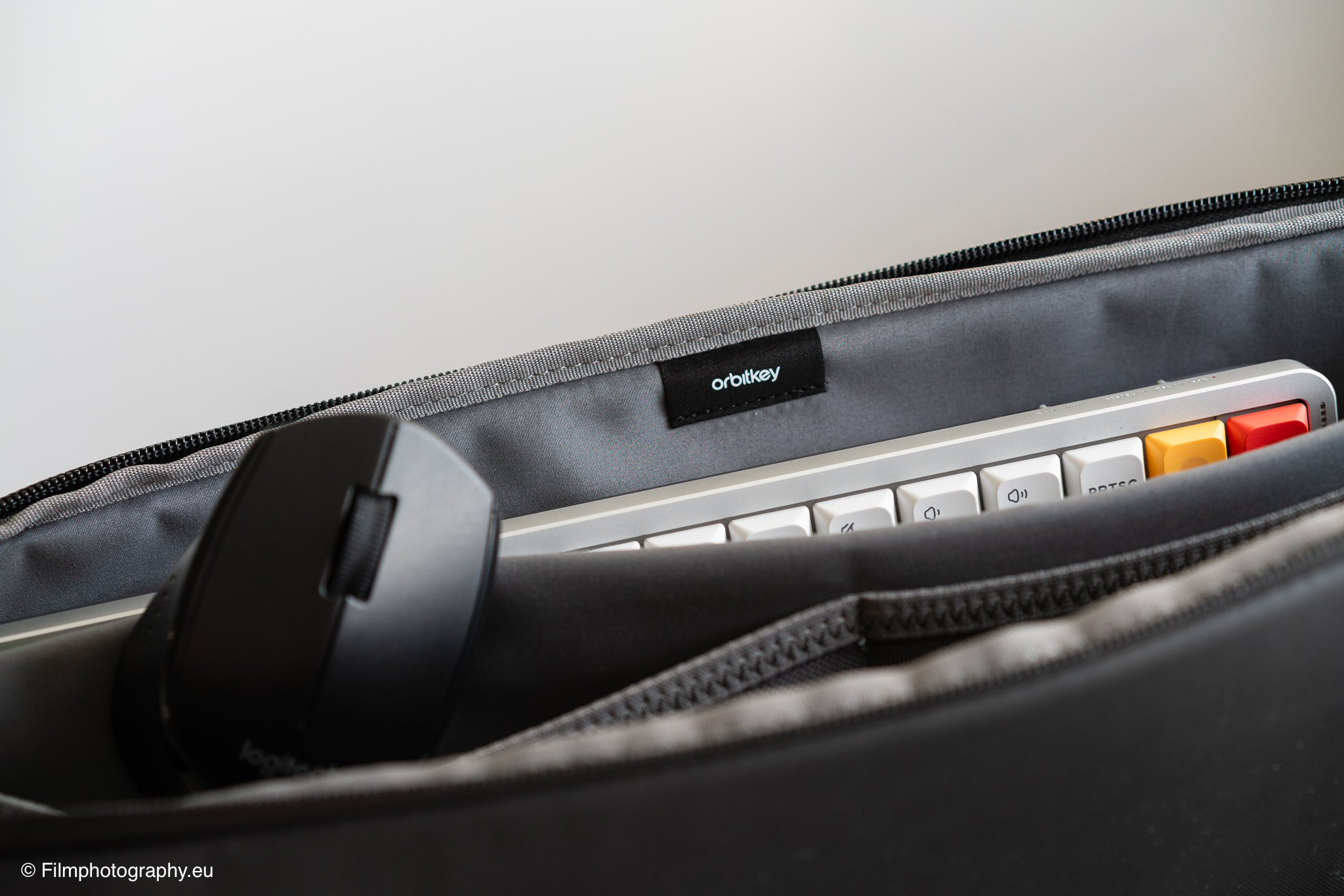 orbitkey-essentials-keyboard-pouch-review-18