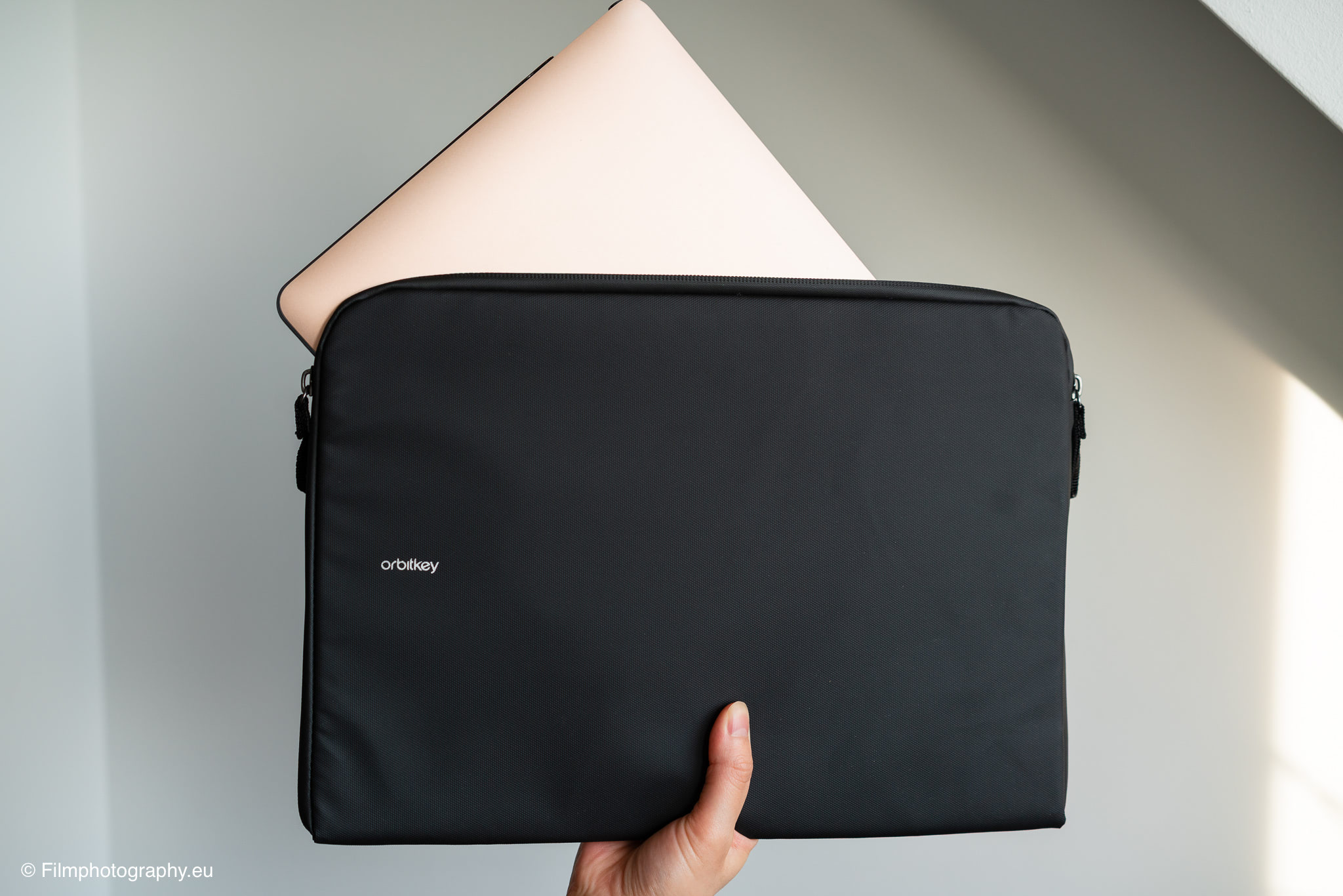 orbitkey-slim-laptop-sleeve-review-12