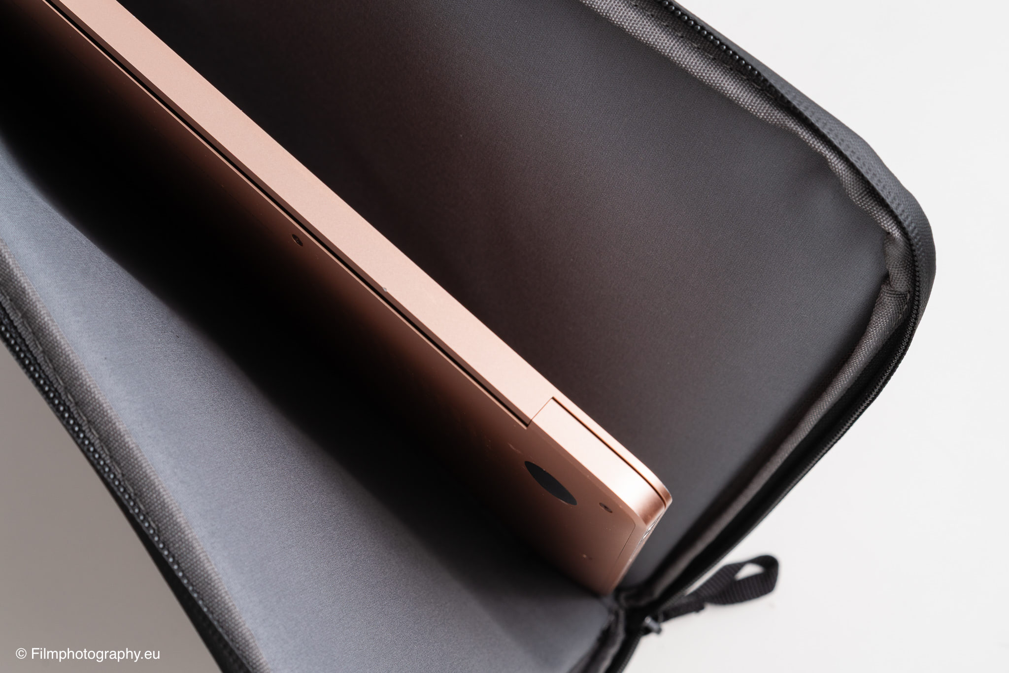 orbitkey-slim-laptop-sleeve-review-7