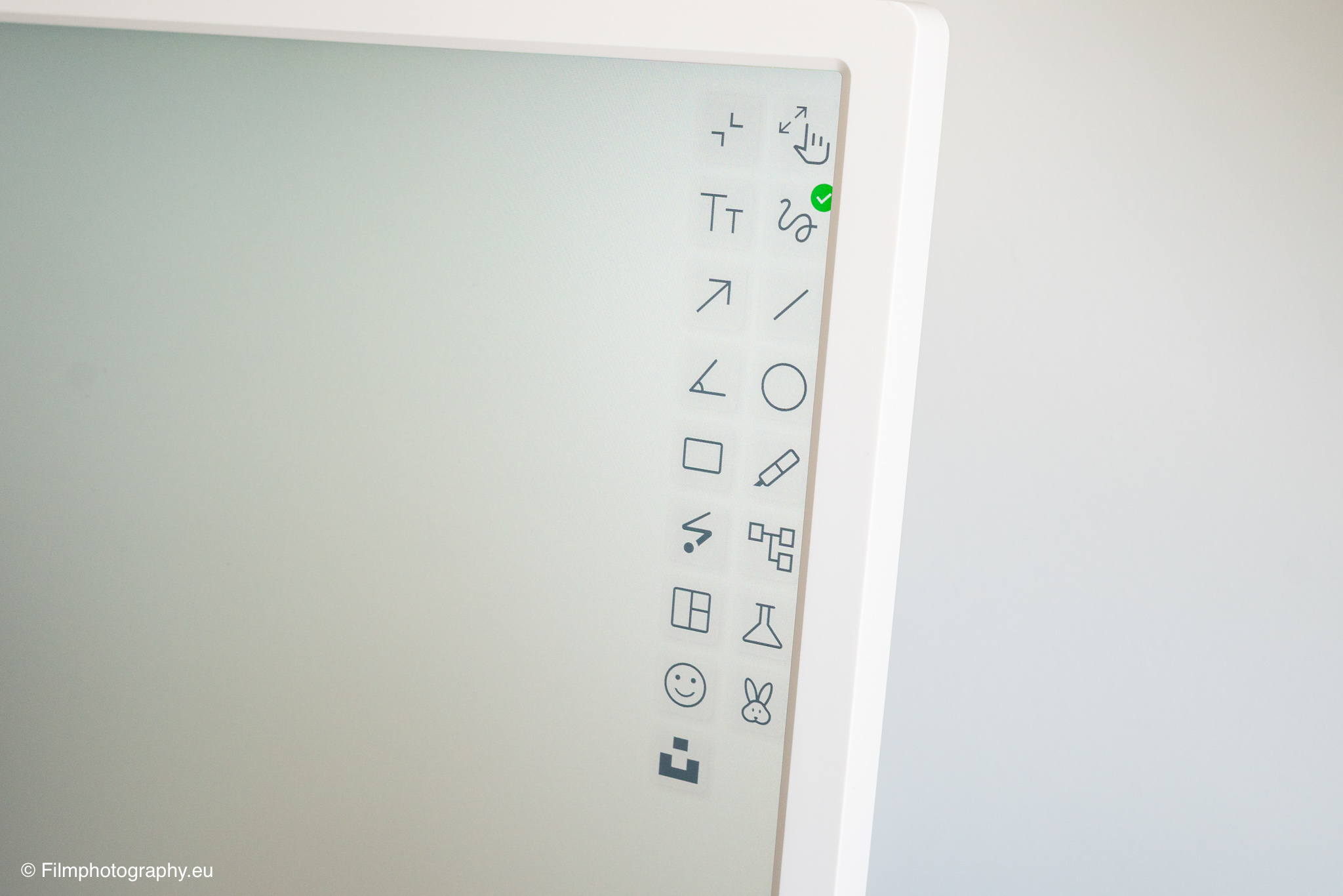 apolosign-32-smart-portable-tv-photographer-review-31