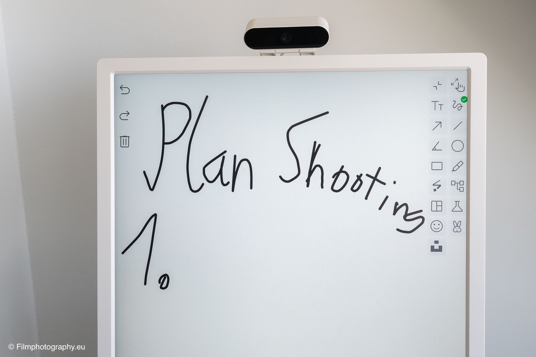 apolosign-32-smart-portable-tv-photographer-review-35