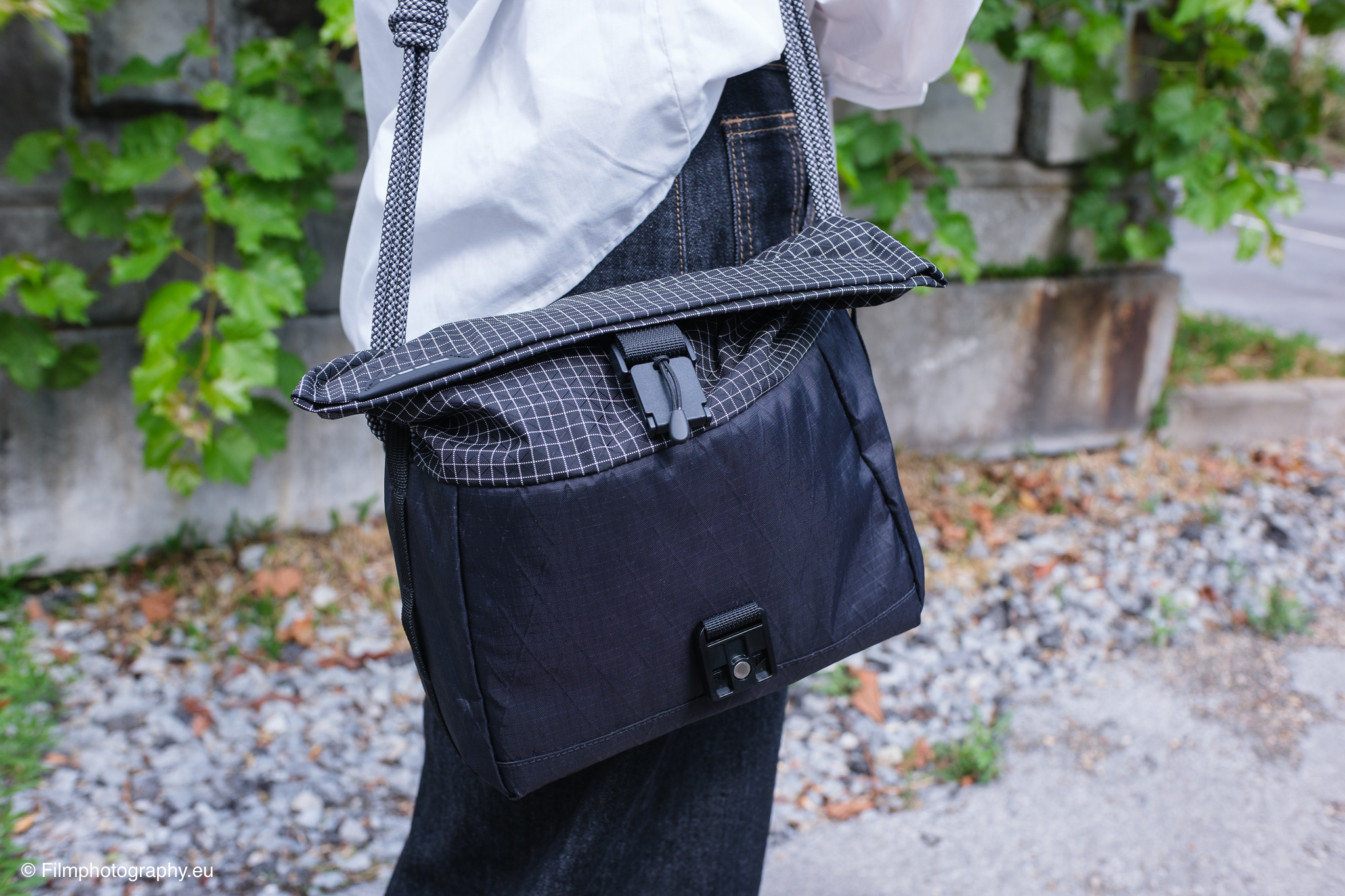 vsgo-black-snipe-urban-series-walk-3l-camera-sling-bag-review-126