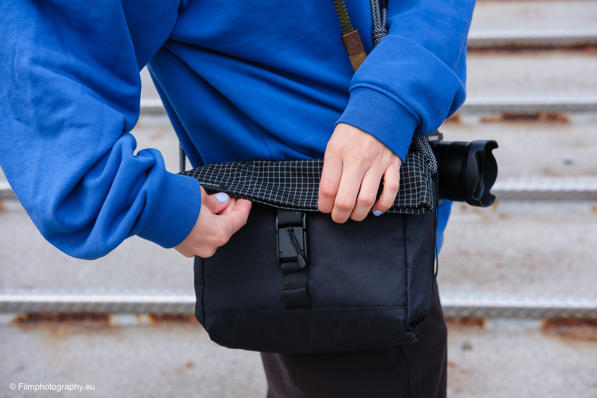 vsgo-black-snipe-urban-series-walk-3l-camera-sling-bag-review-165