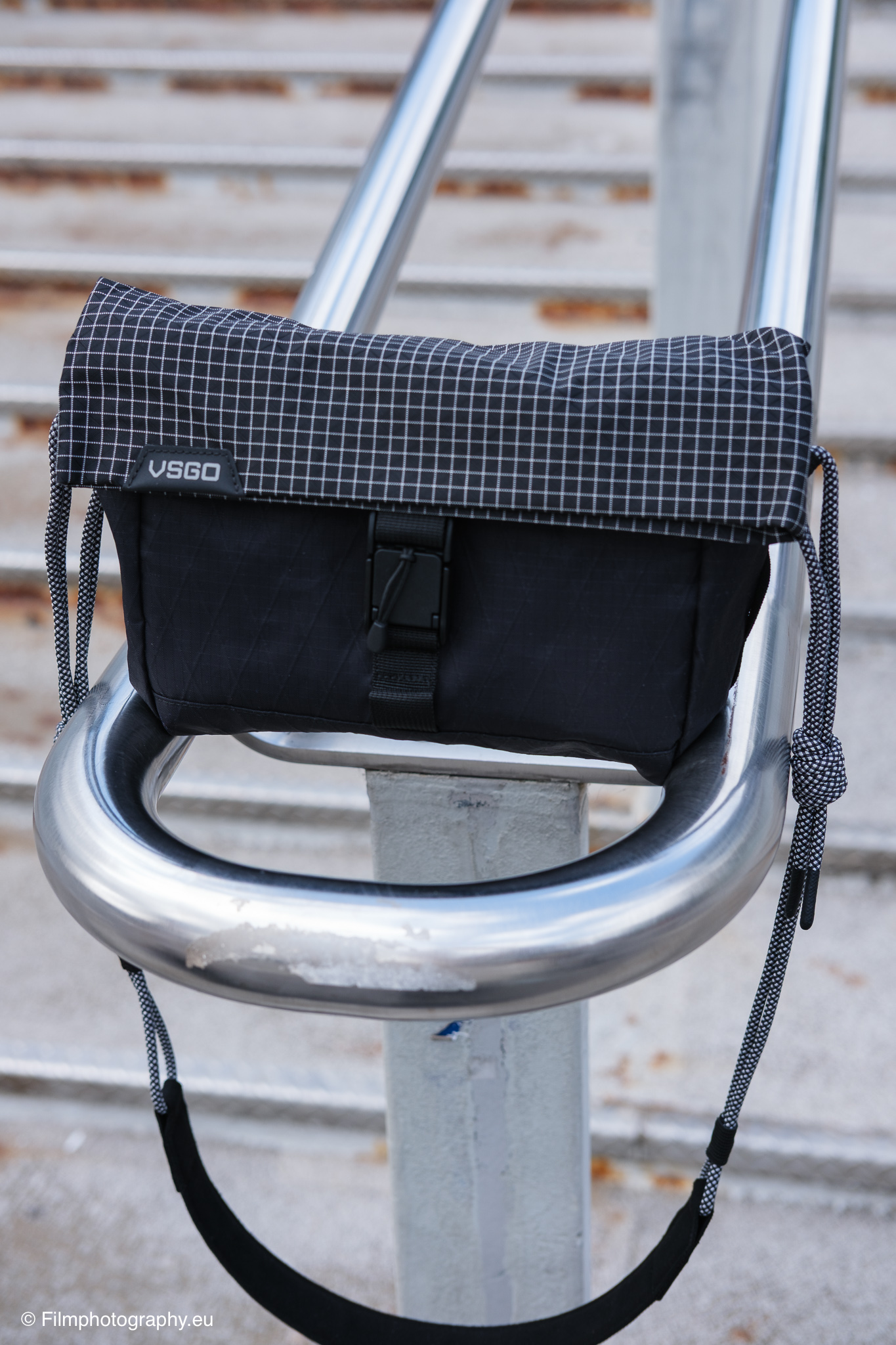 vsgo-black-snipe-urban-series-walk-3l-camera-sling-bag-review-179