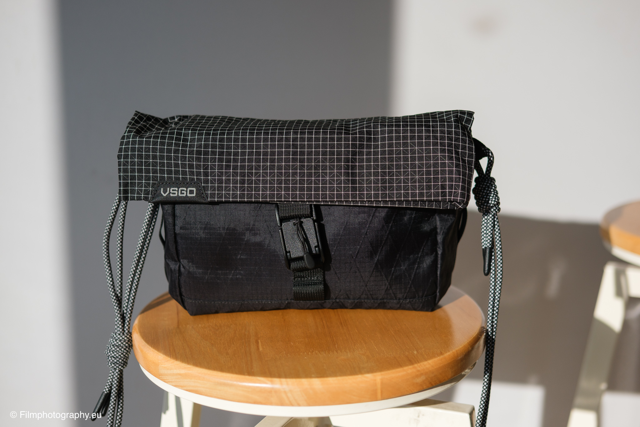 vsgo-black-snipe-urban-series-walk-3l-camera-sling-bag-review-180