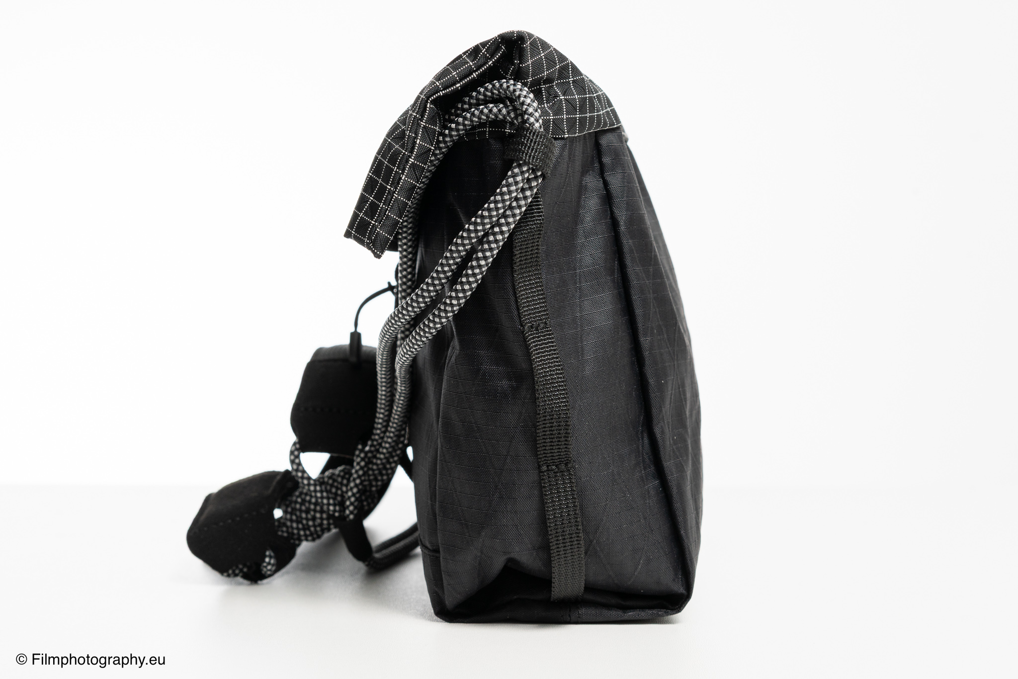 vsgo-black-snipe-urban-series-walk-3l-camera-sling-bag-review-4