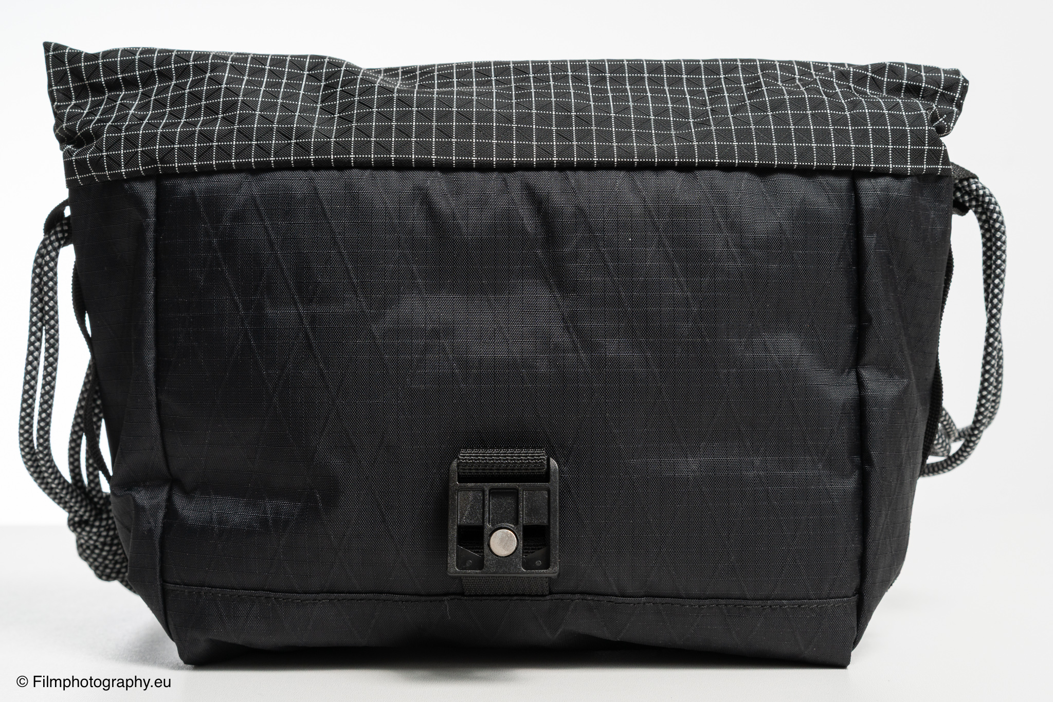 vsgo-black-snipe-urban-series-walk-3l-camera-sling-bag-review-5
