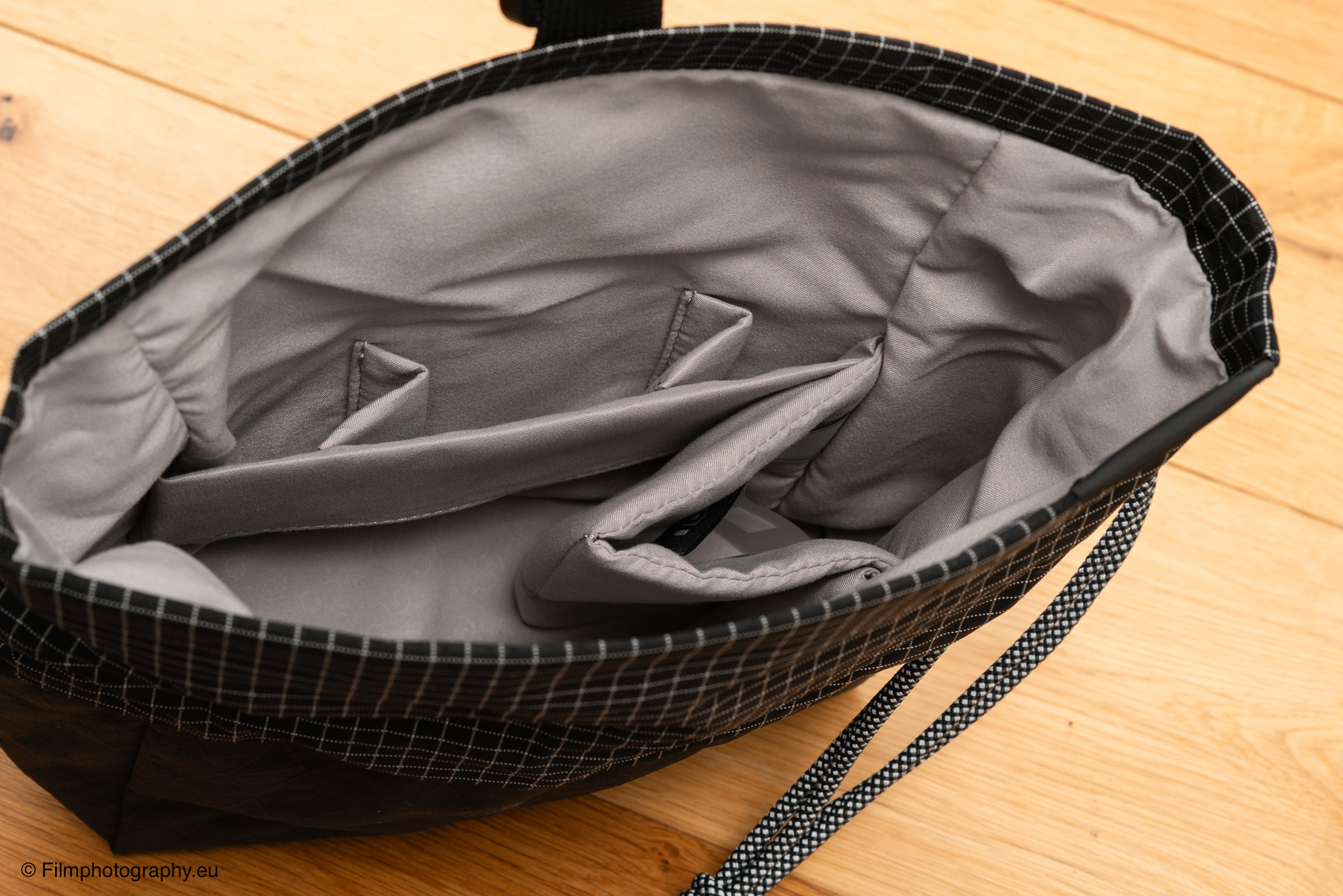 vsgo-black-snipe-urban-series-walk-3l-camera-sling-bag-review-79