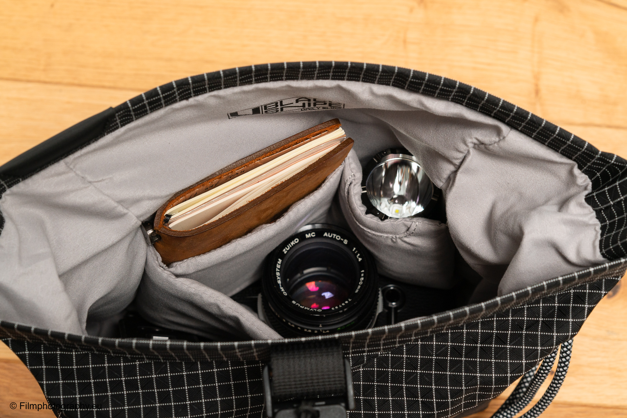 vsgo-black-snipe-urban-series-walk-3l-camera-sling-bag-review-82