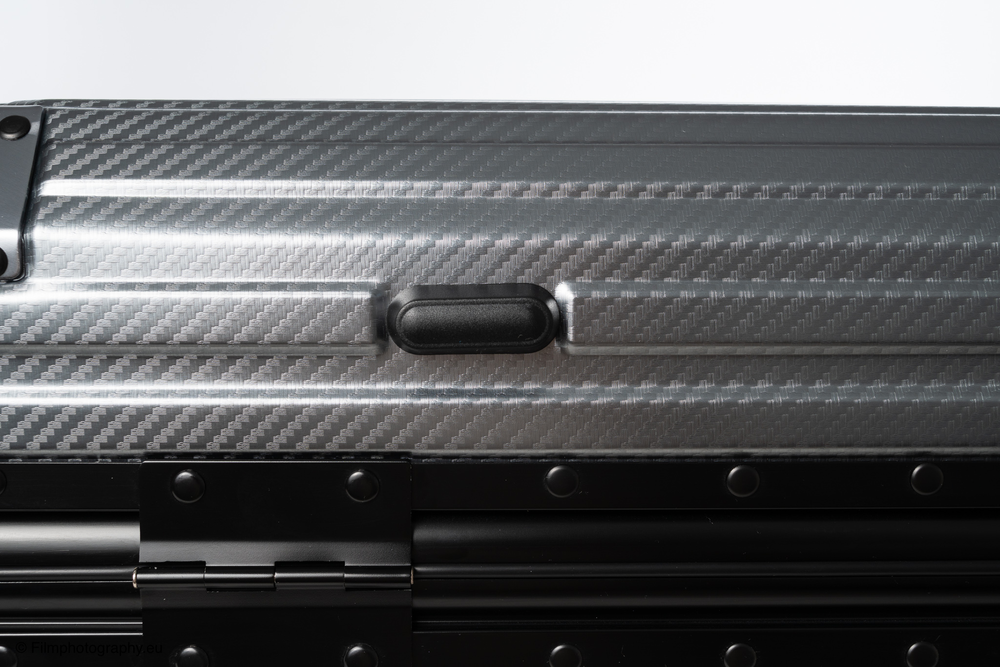 mvst-treva-aluminum-suitcase-gunmetal-review-13