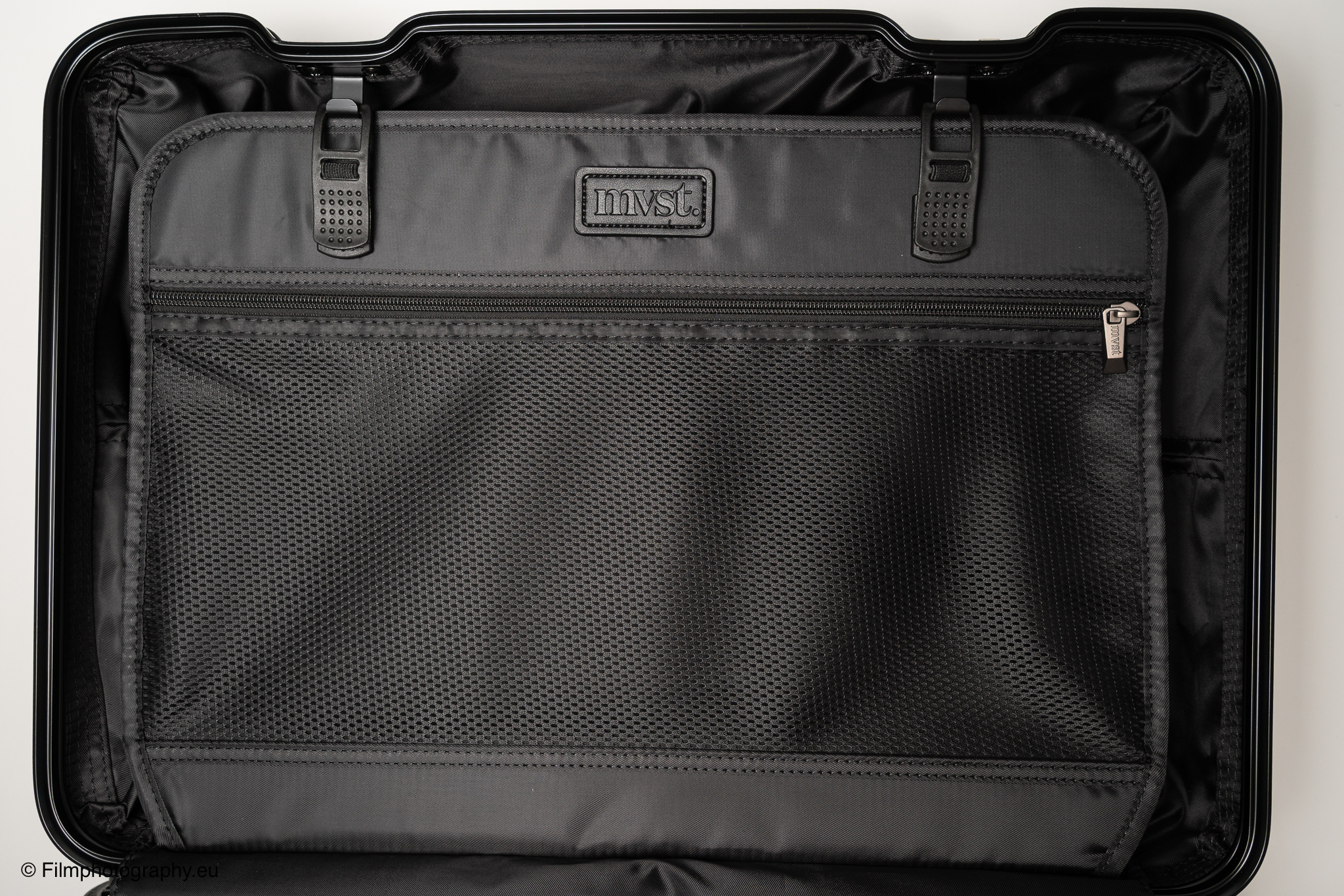 mvst-treva-aluminum-suitcase-gunmetal-review-22