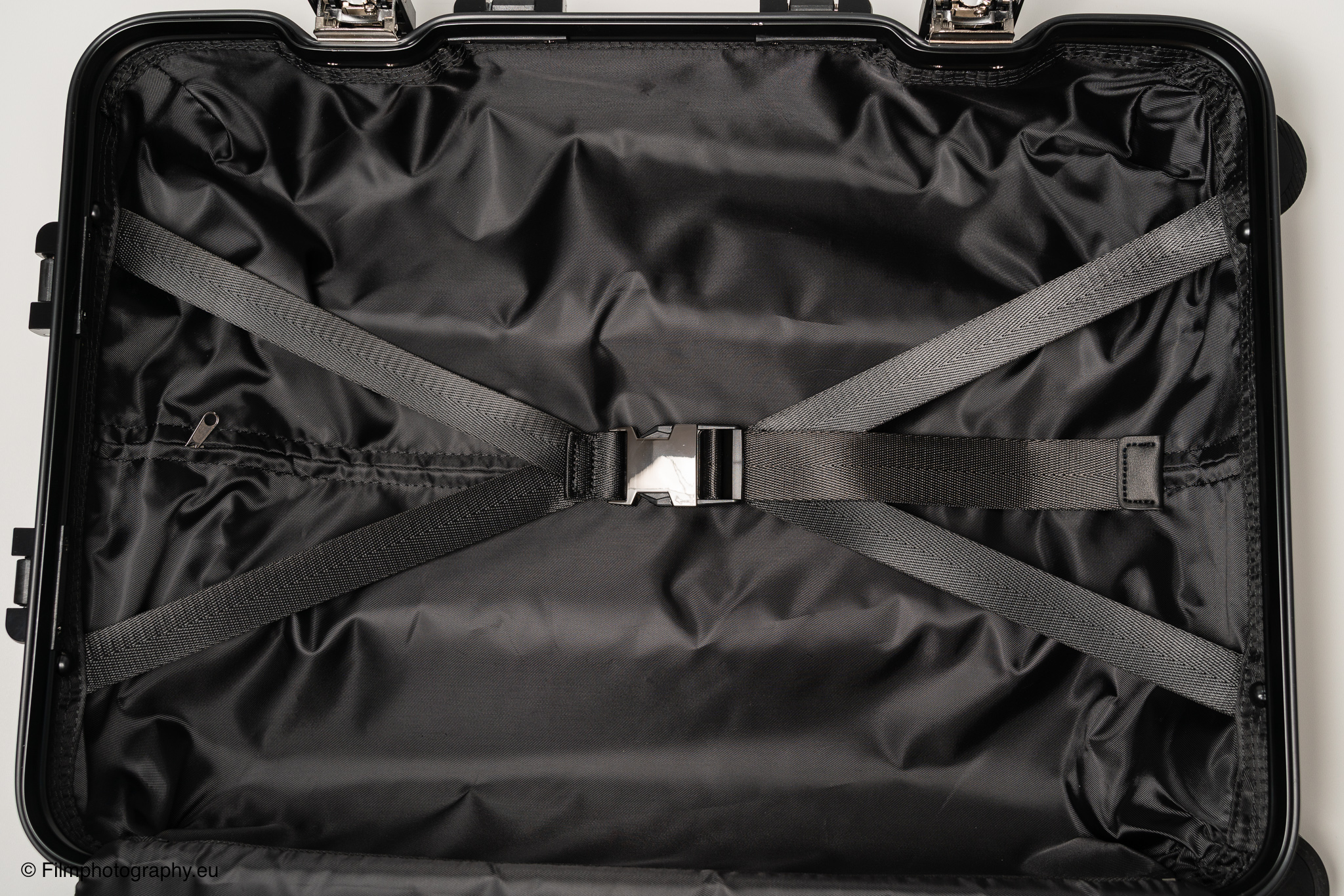 mvst-treva-aluminum-suitcase-gunmetal-review-25