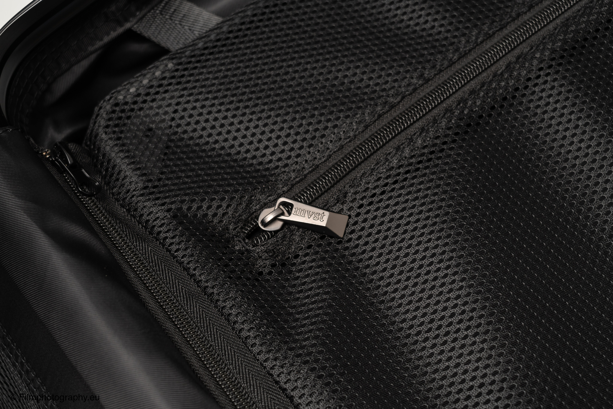 mvst-treva-aluminum-suitcase-gunmetal-review-27