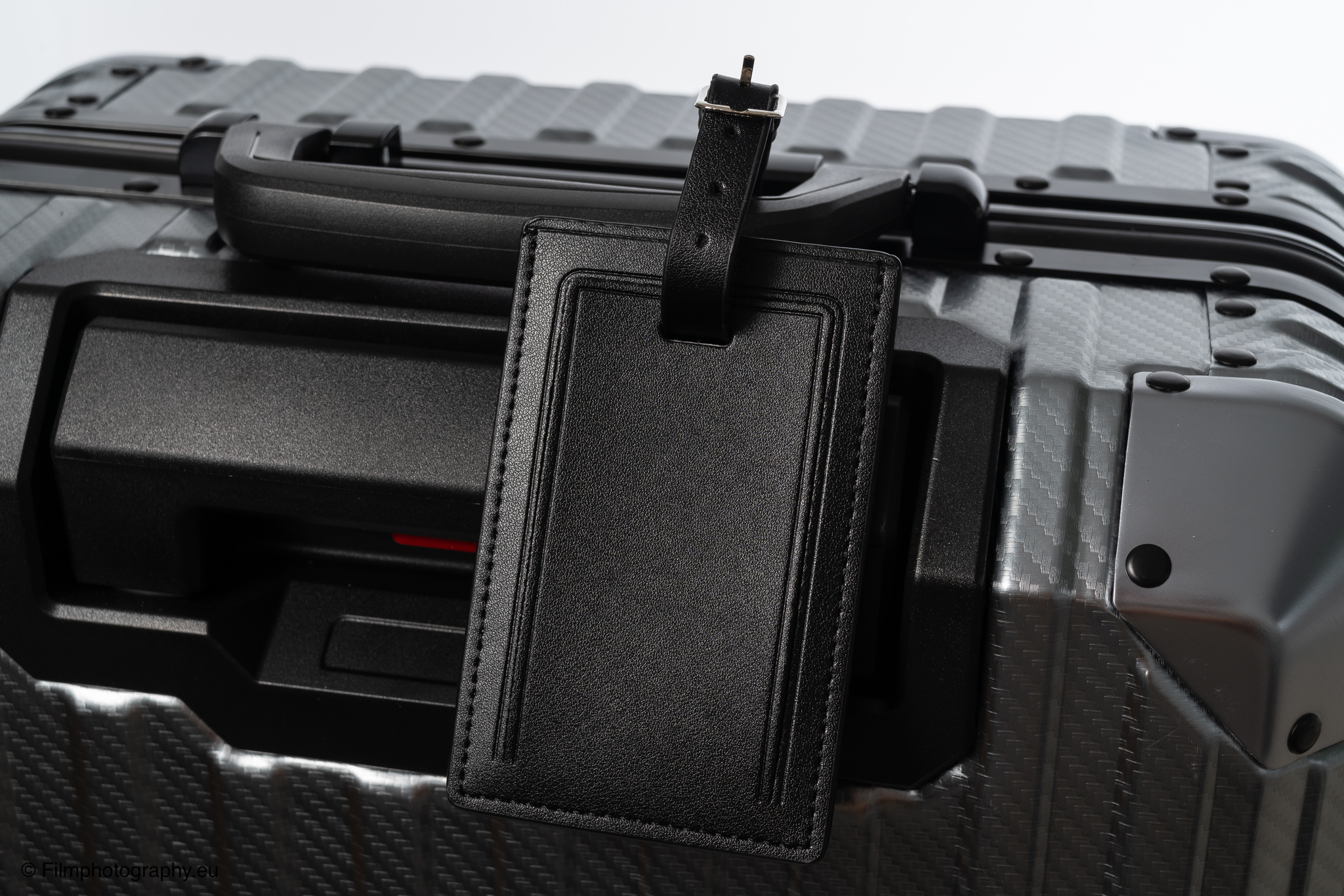 mvst-treva-aluminum-suitcase-gunmetal-review-32