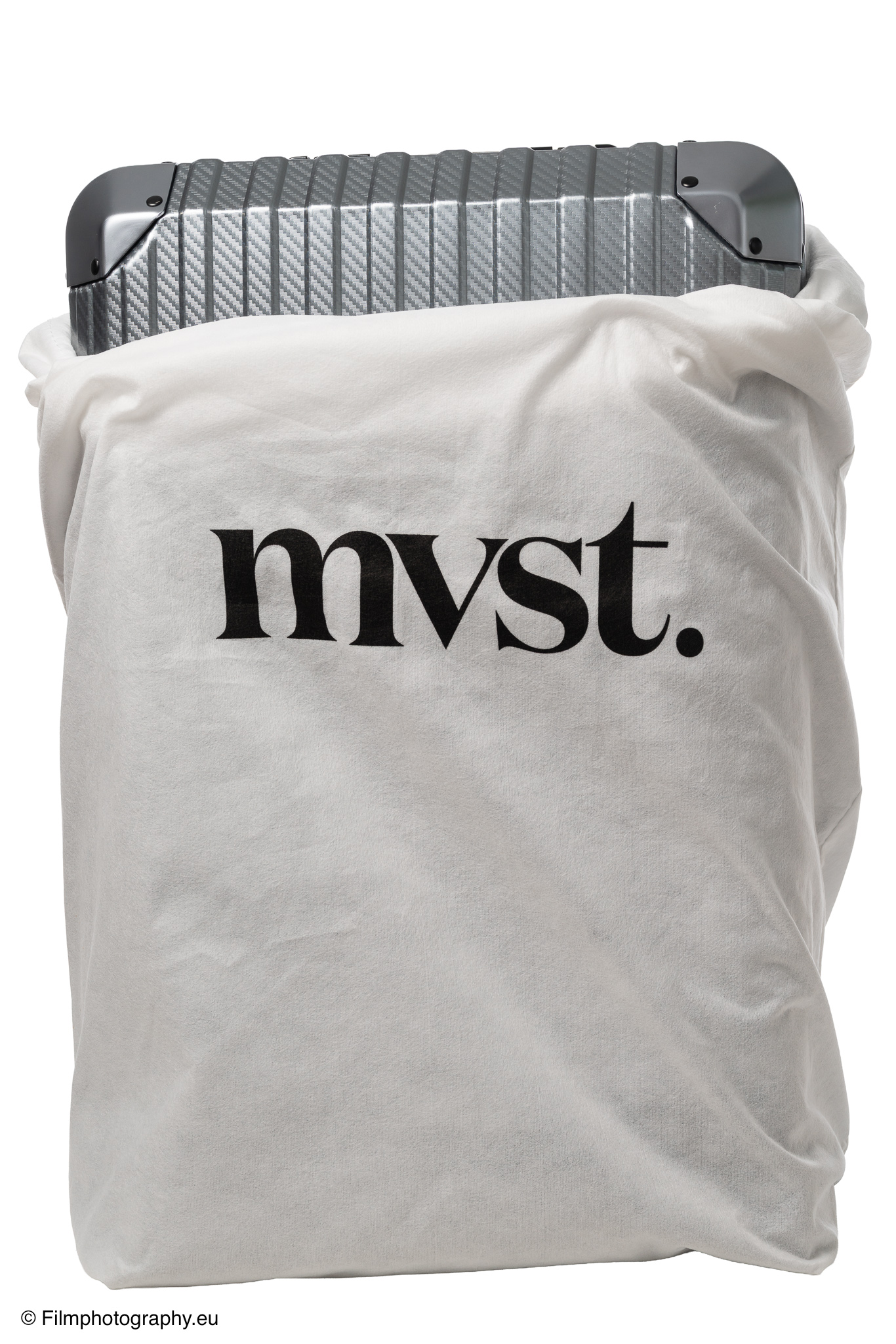 mvst-treva-aluminum-suitcase-gunmetal-review-36