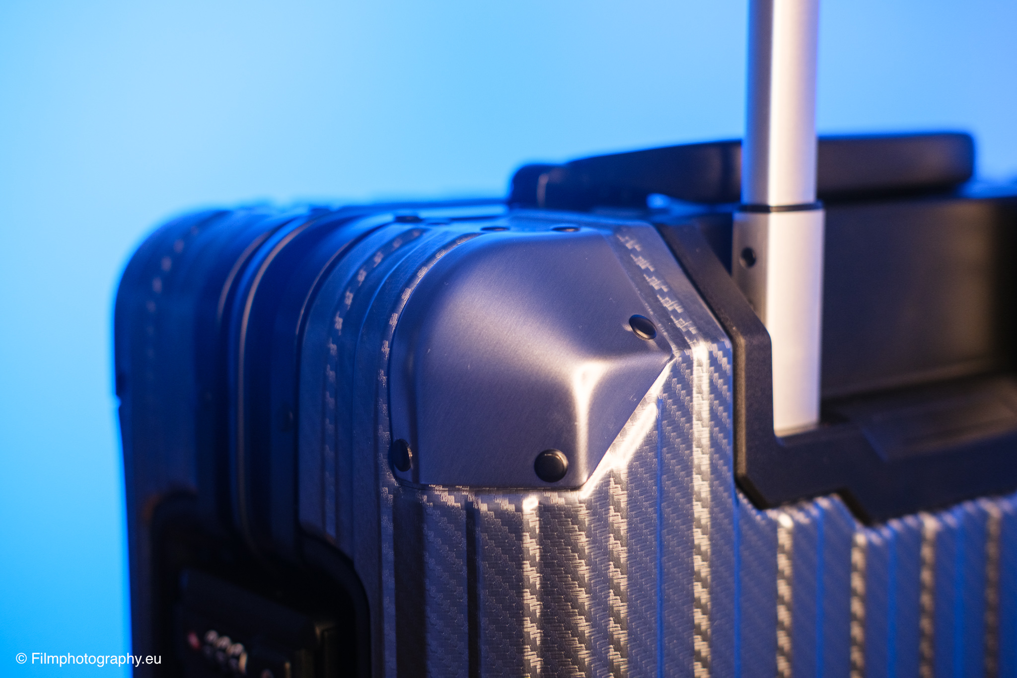 mvst-treva-aluminum-suitcase-gunmetal-review-38