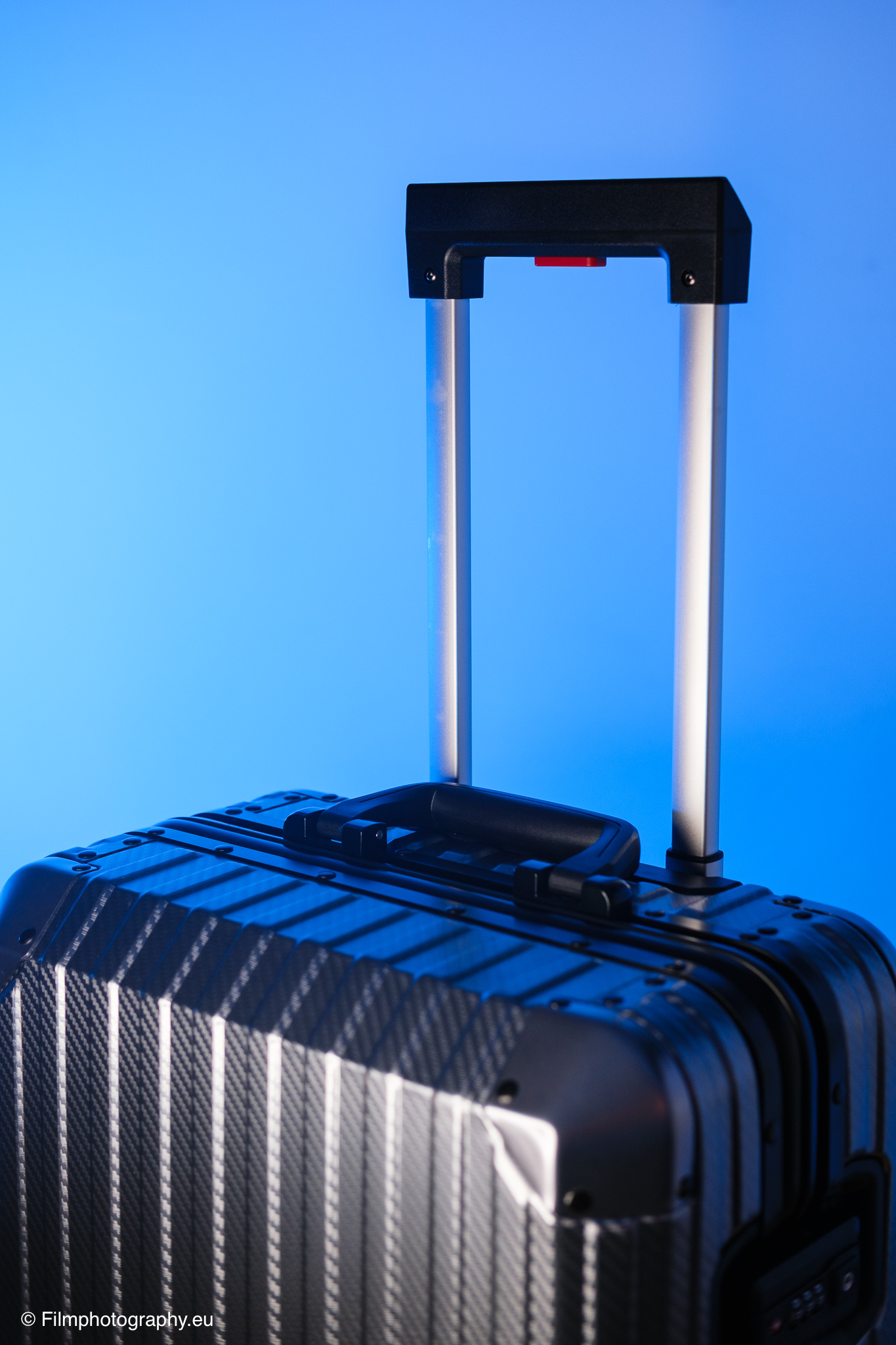 mvst-treva-aluminum-suitcase-gunmetal-review-44