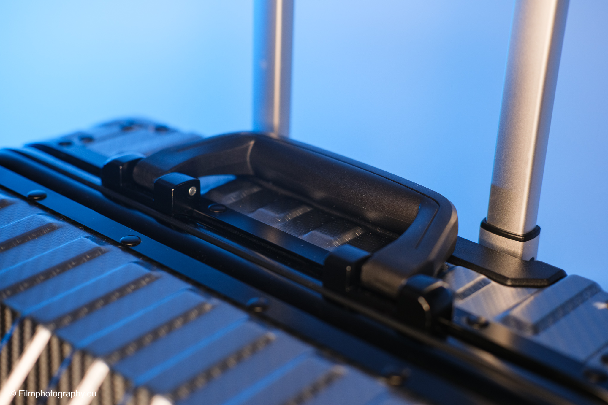 mvst-treva-aluminum-suitcase-gunmetal-review-46