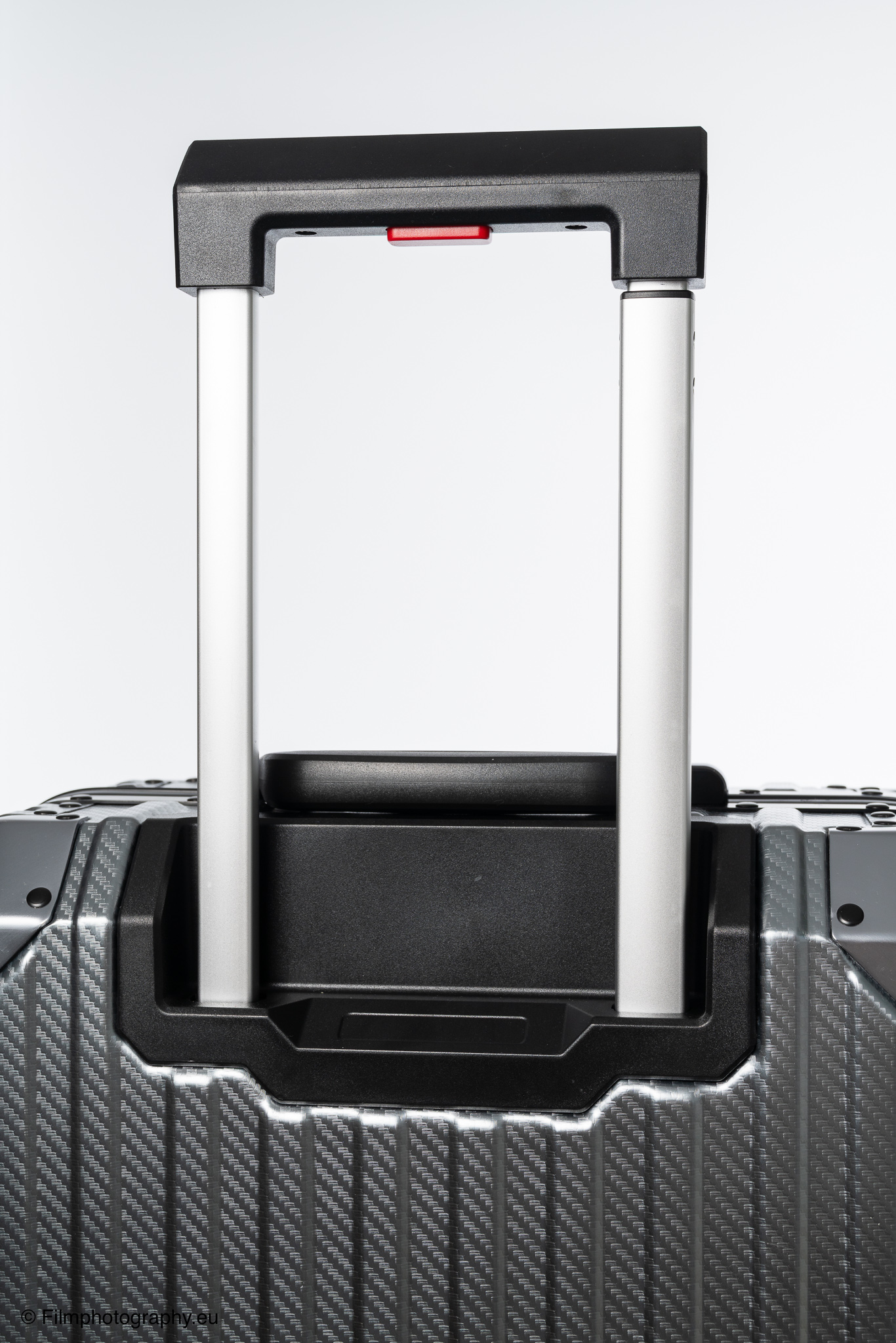 mvst-treva-aluminum-suitcase-gunmetal-review-5