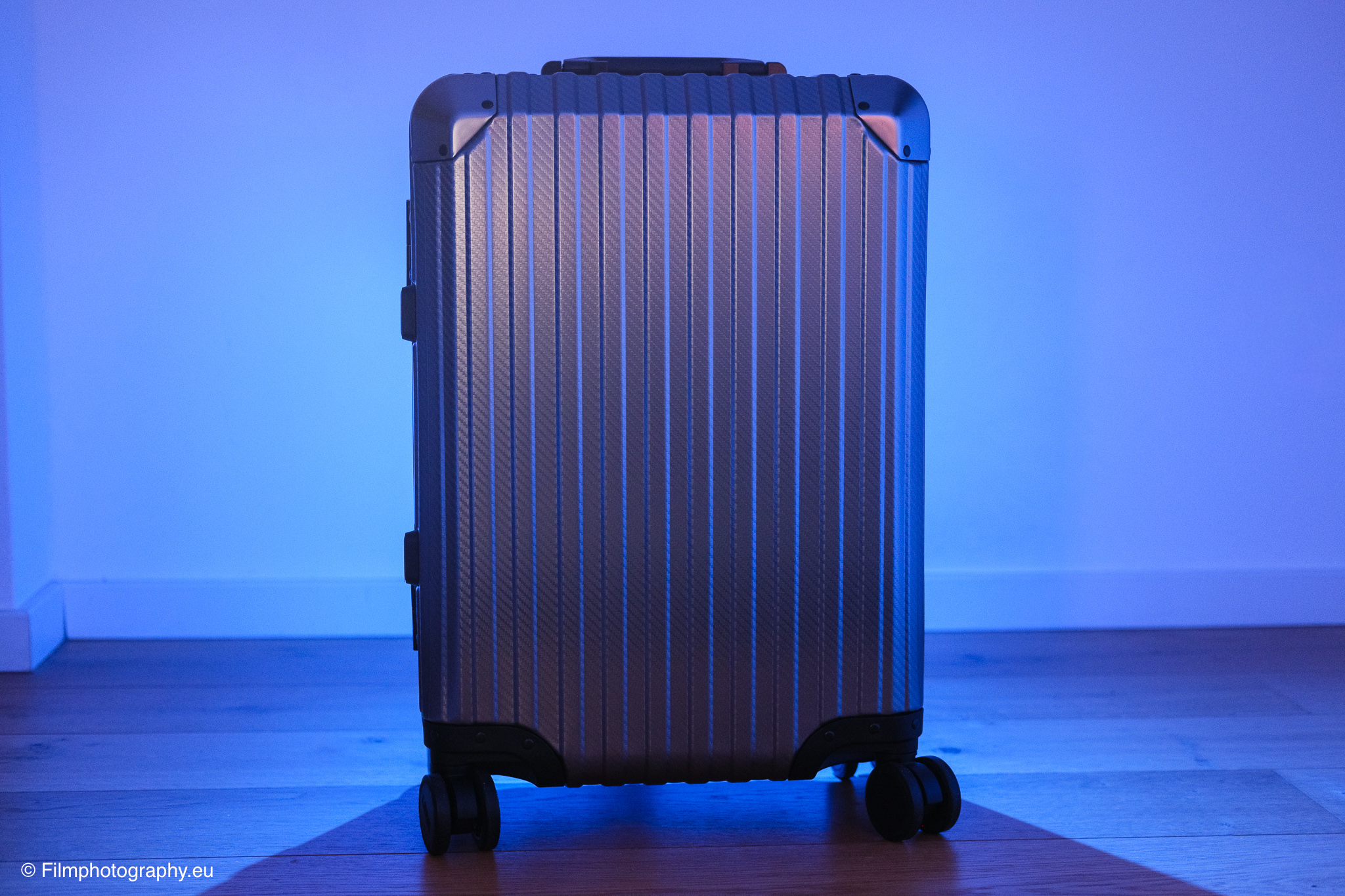 mvst-treva-aluminum-suitcase-gunmetal-review-53