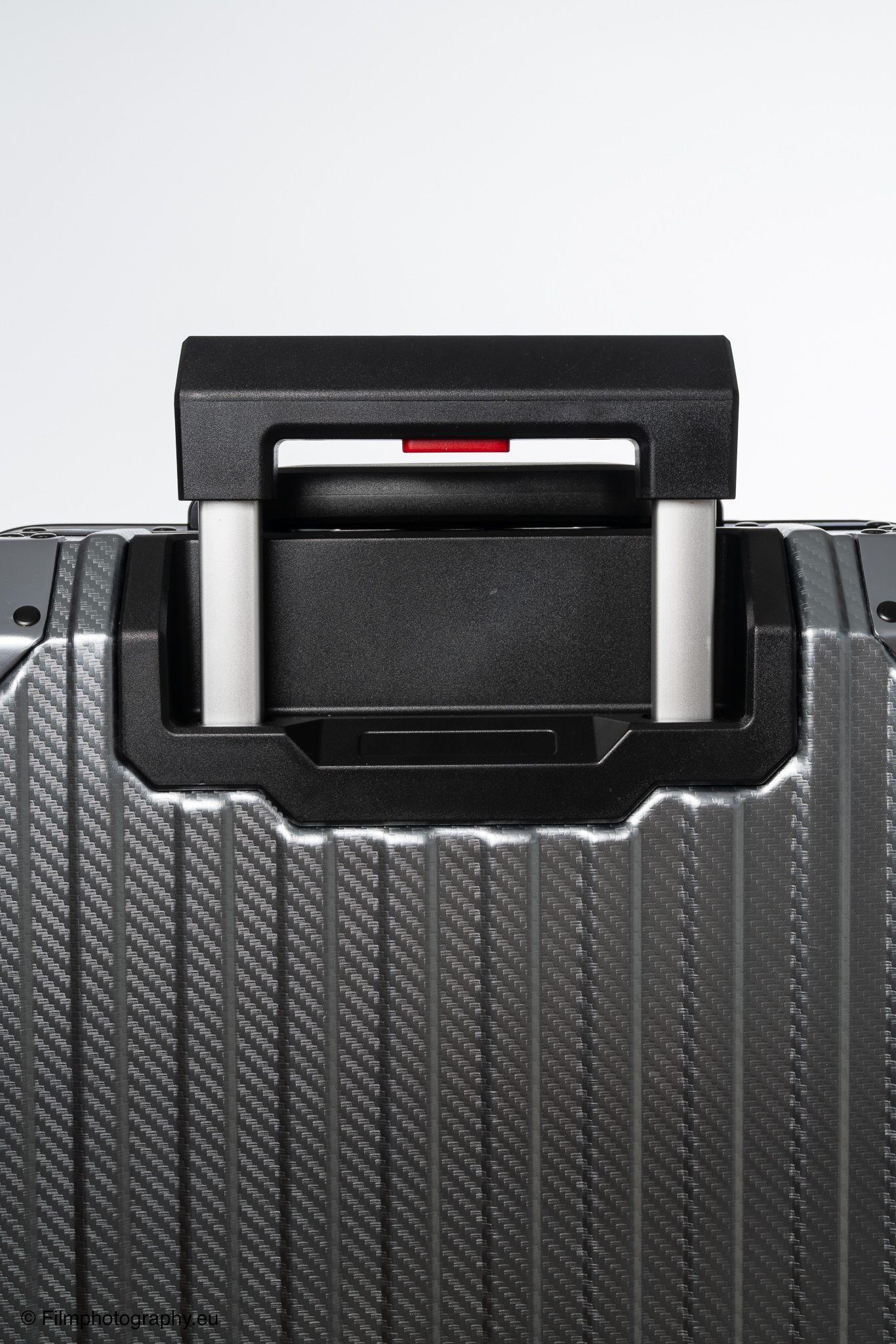 mvst-treva-aluminum-suitcase-gunmetal-review-6