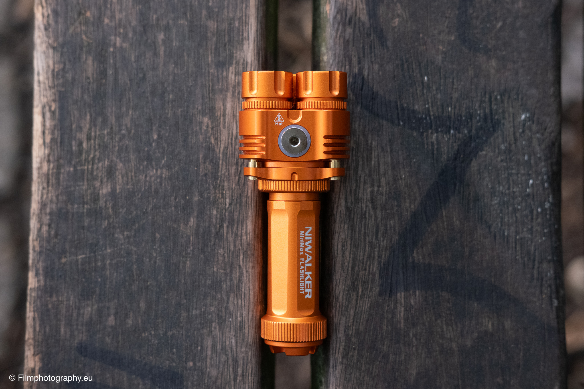 niwalker-es01-edc-flashlight-review-1