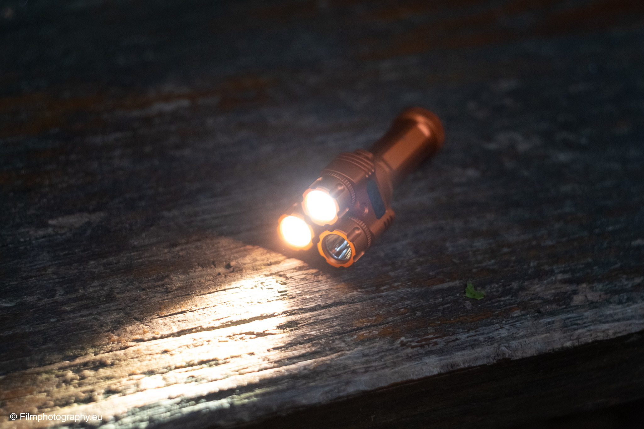 niwalker-es01-edc-flashlight-review-14