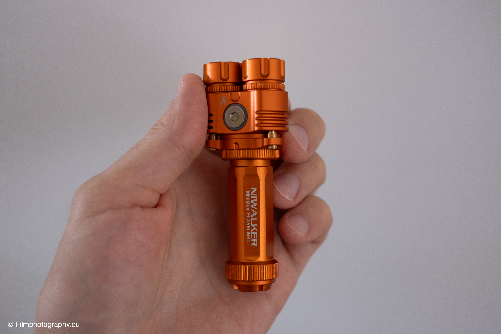 niwalker-es01-edc-flashlight-review-2