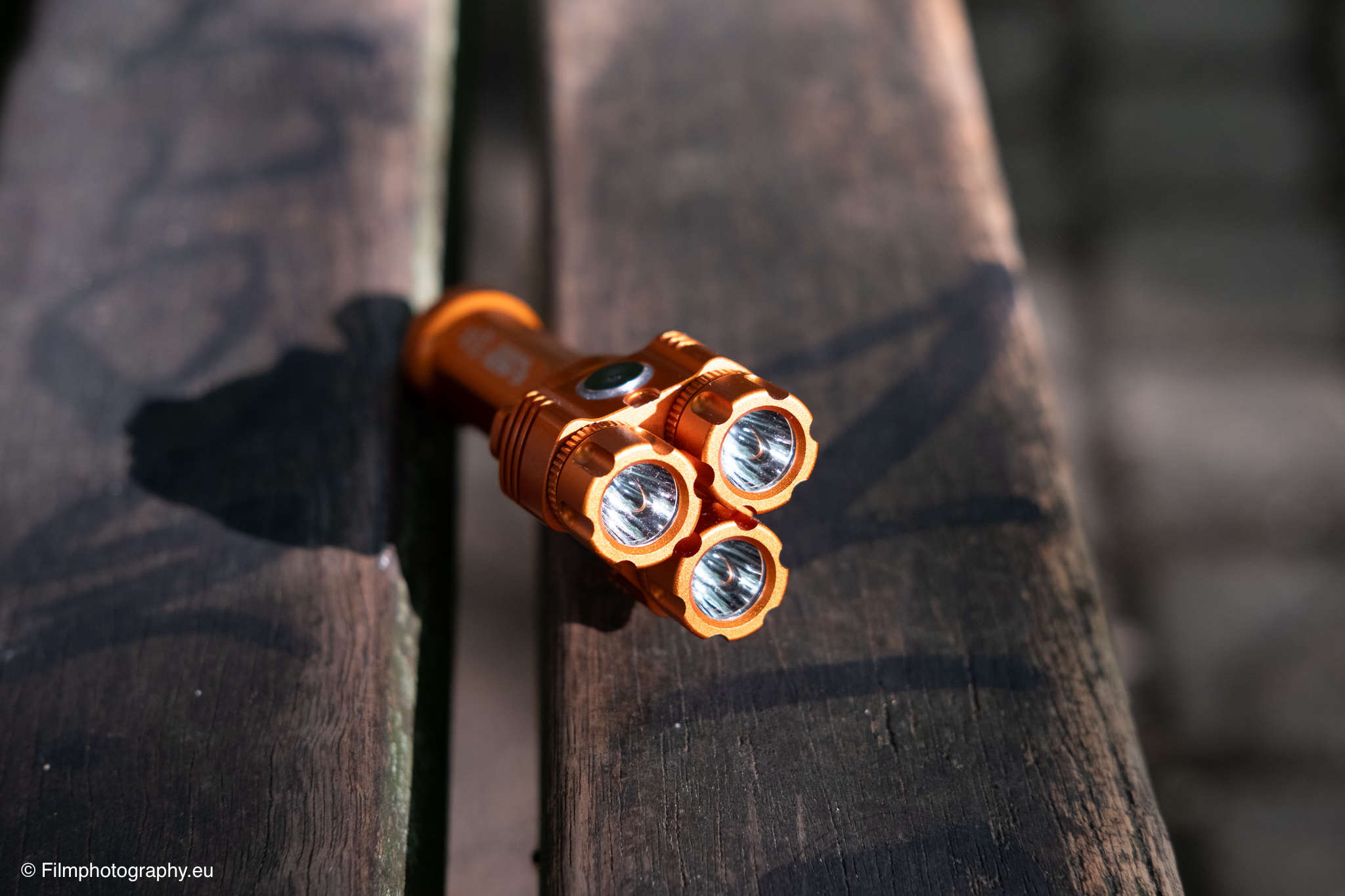 niwalker-es01-edc-flashlight-review-24