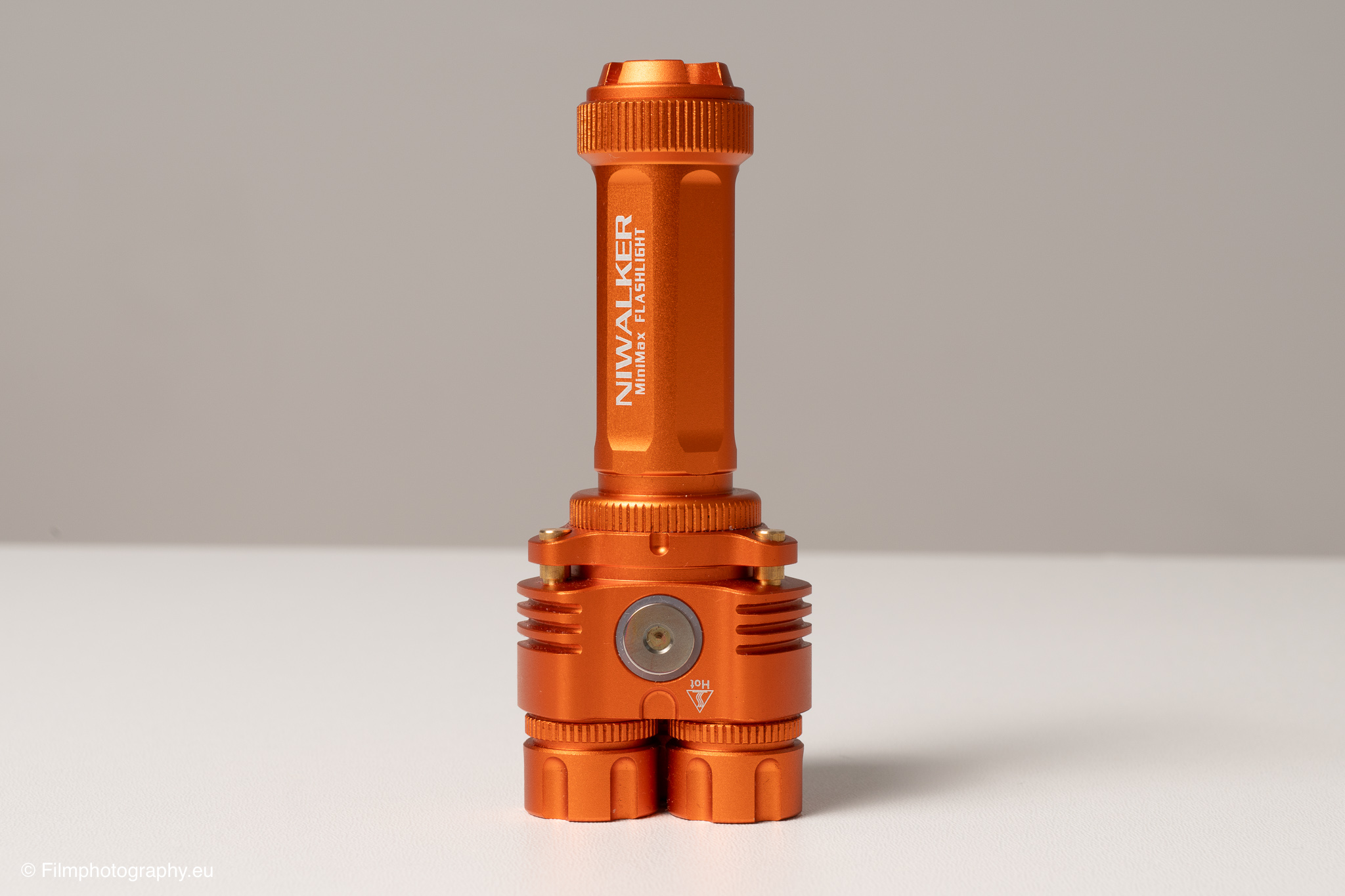 niwalker-es01-edc-flashlight-review-26