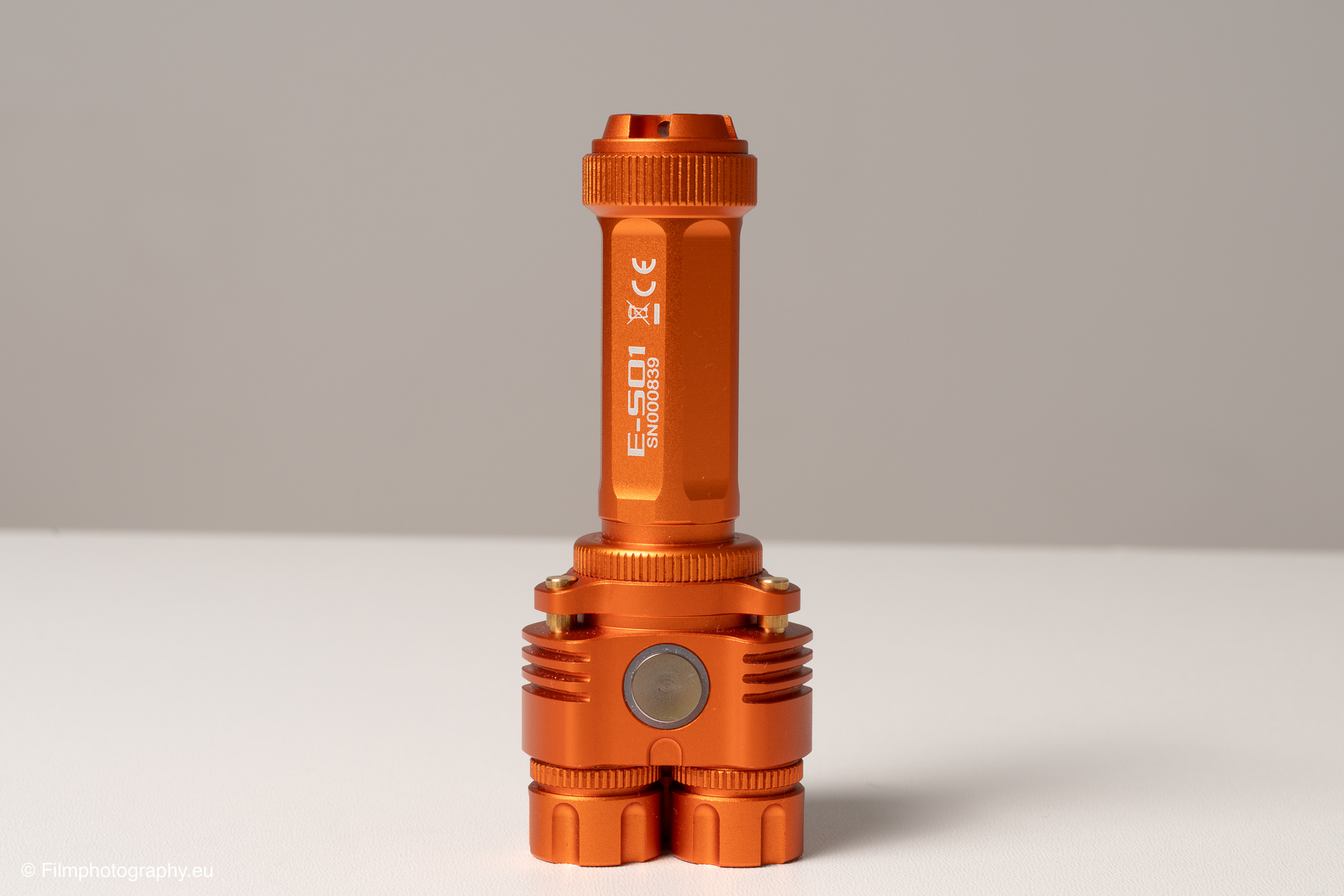 niwalker-es01-edc-flashlight-review-28