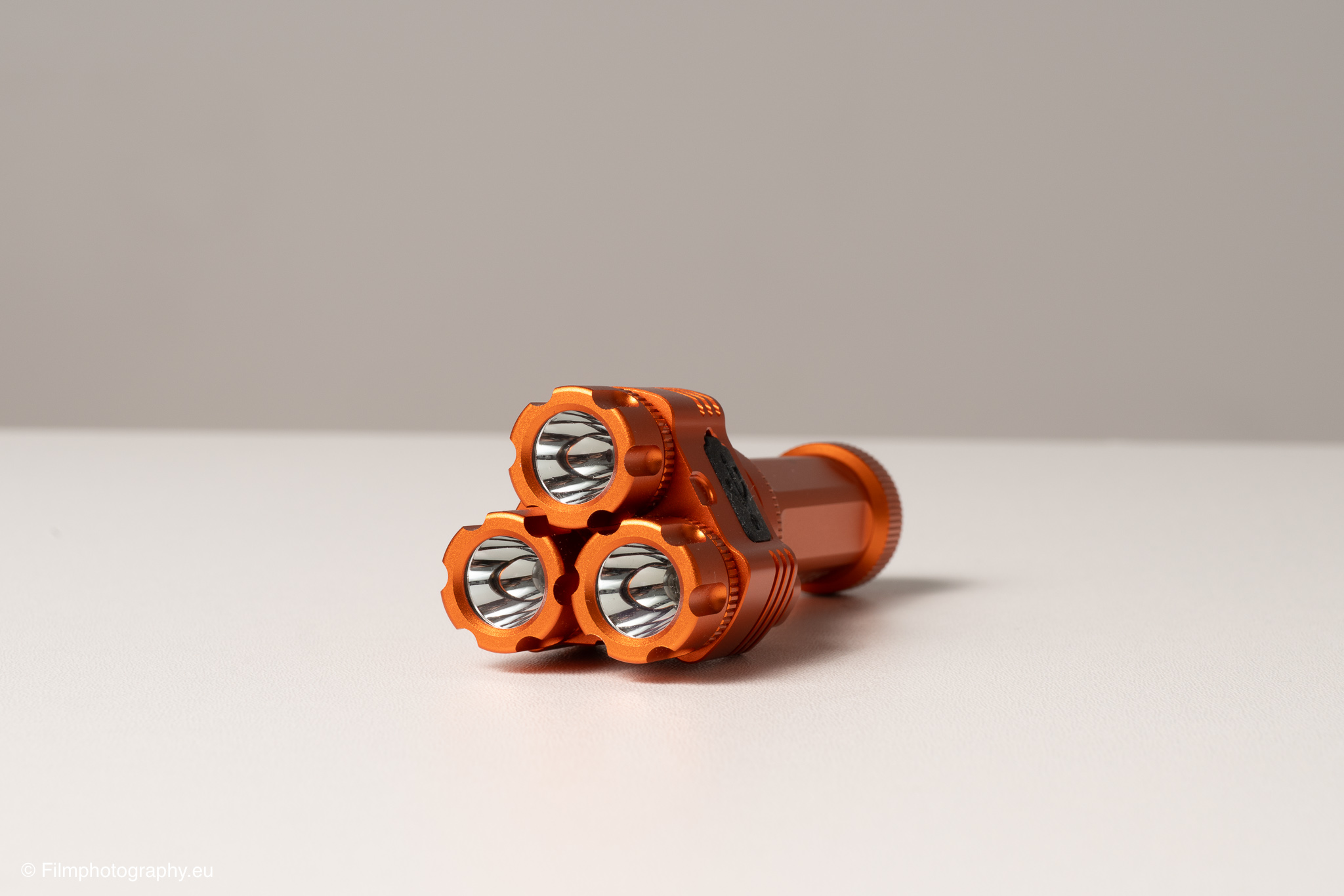 niwalker-es01-edc-flashlight-review-30