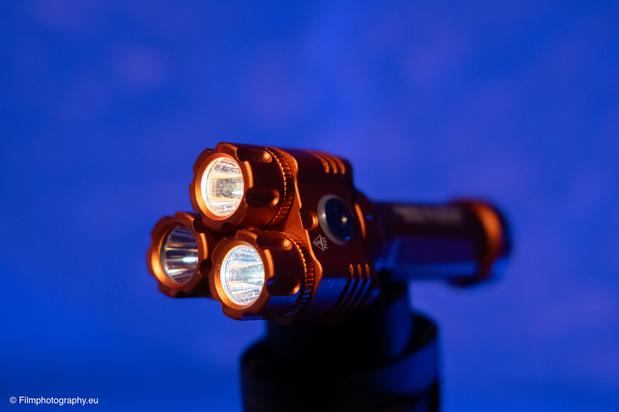 niwalker-es01-edc-flashlight-review-36