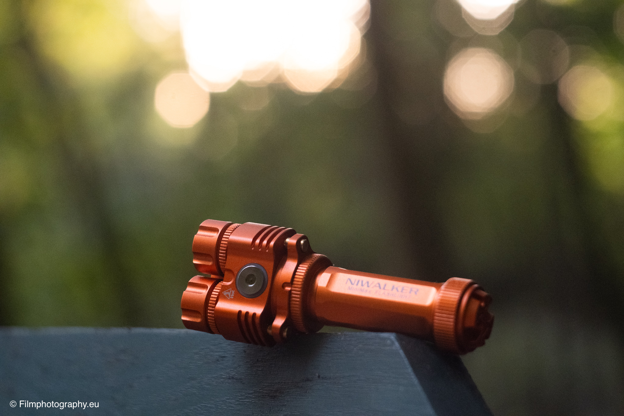niwalker-es01-edc-flashlight-review-4