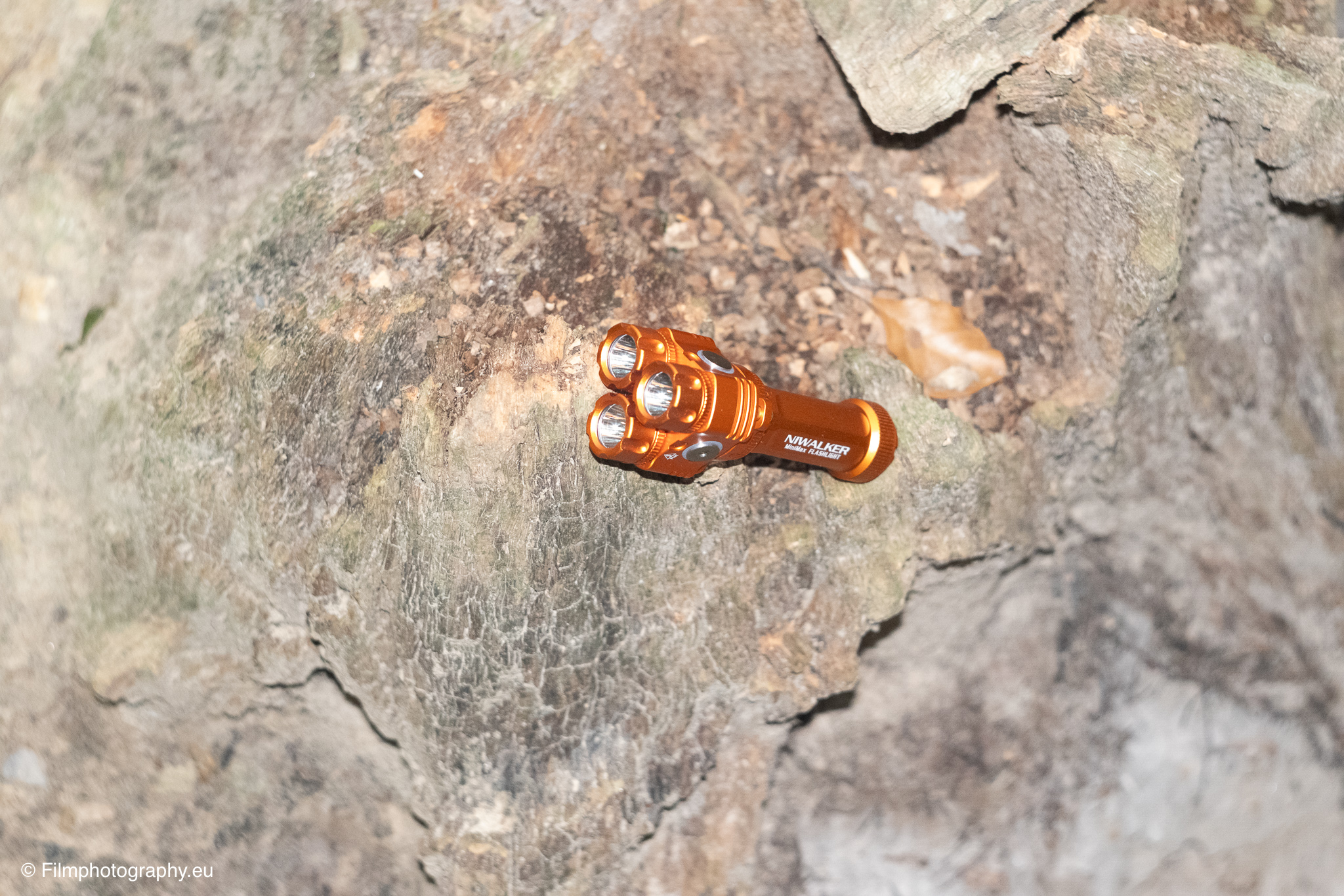 niwalker-es01-edc-flashlight-review-8