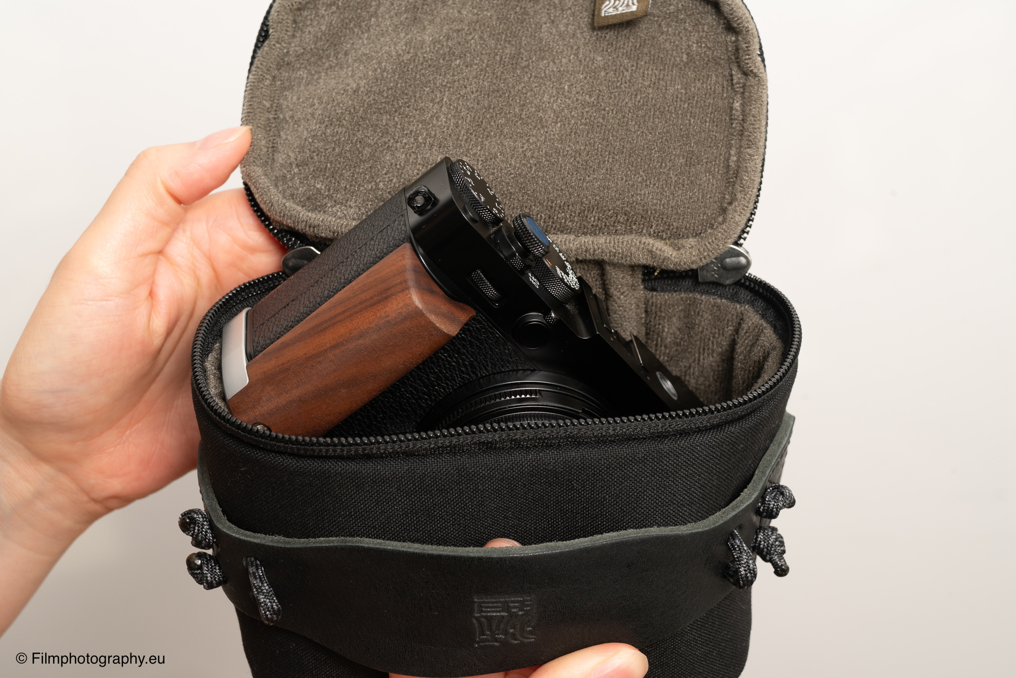 wotancraft-portable-camera-pouch-review-33
