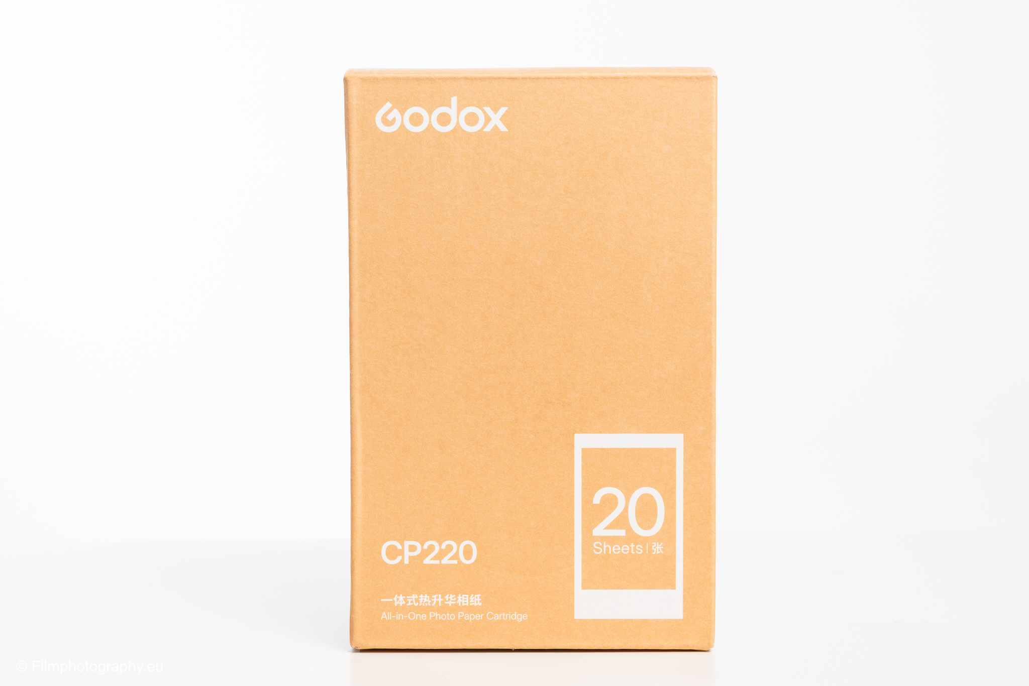 Karton der Godox CP220 All-in-One-Fotopapierpatrone mit 20 Blättern, Kraft-Verpackung vor weißem Hintergrund für den Godox P100 mobilen